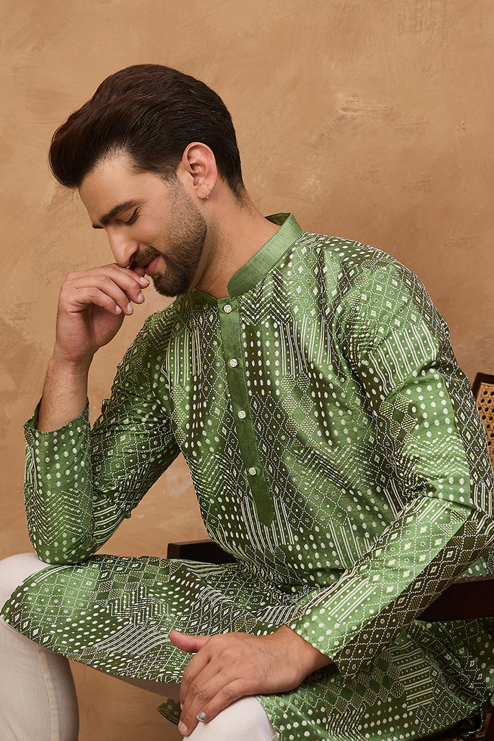 Green Silk Blend Geometric Printed Straight Kurta | SHOBITAM