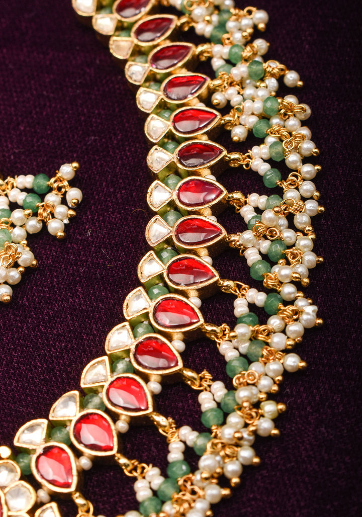 Red and White Stones Choker with dense clusters of pearls necklace set