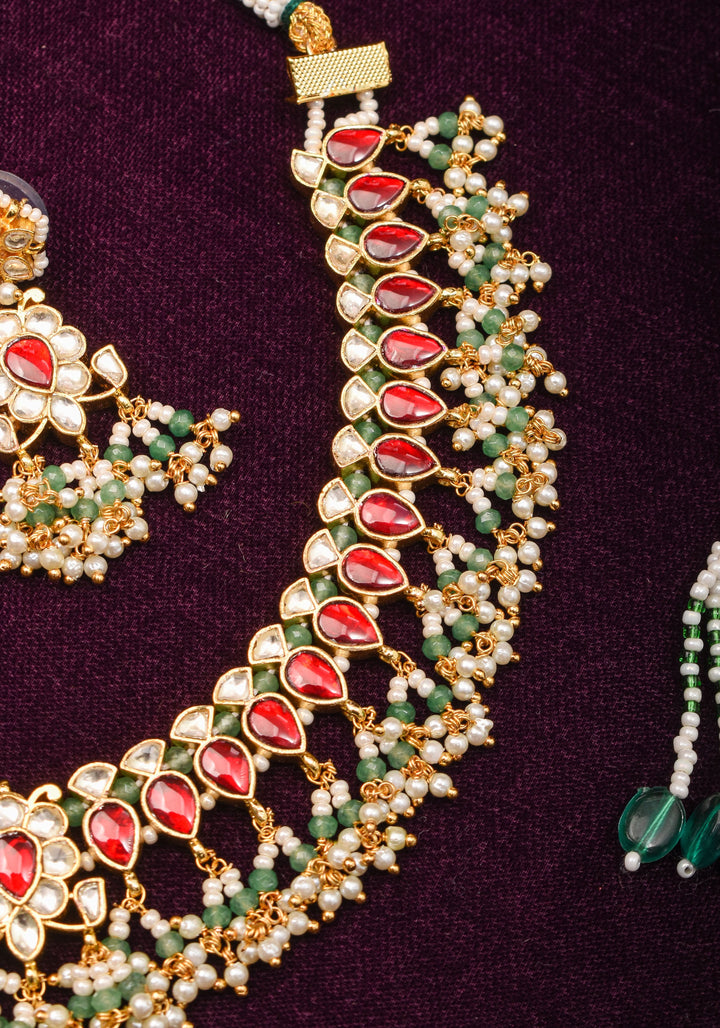 Red and White Stones Choker with dense clusters of pearls necklace set