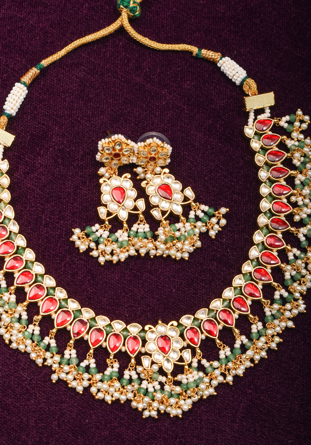 Red and White Stones Choker with dense clusters of pearls necklace set