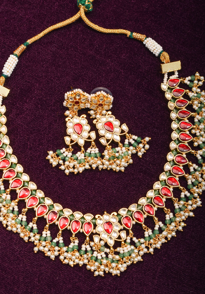 Red and White Stones Choker with dense clusters of pearls necklace set