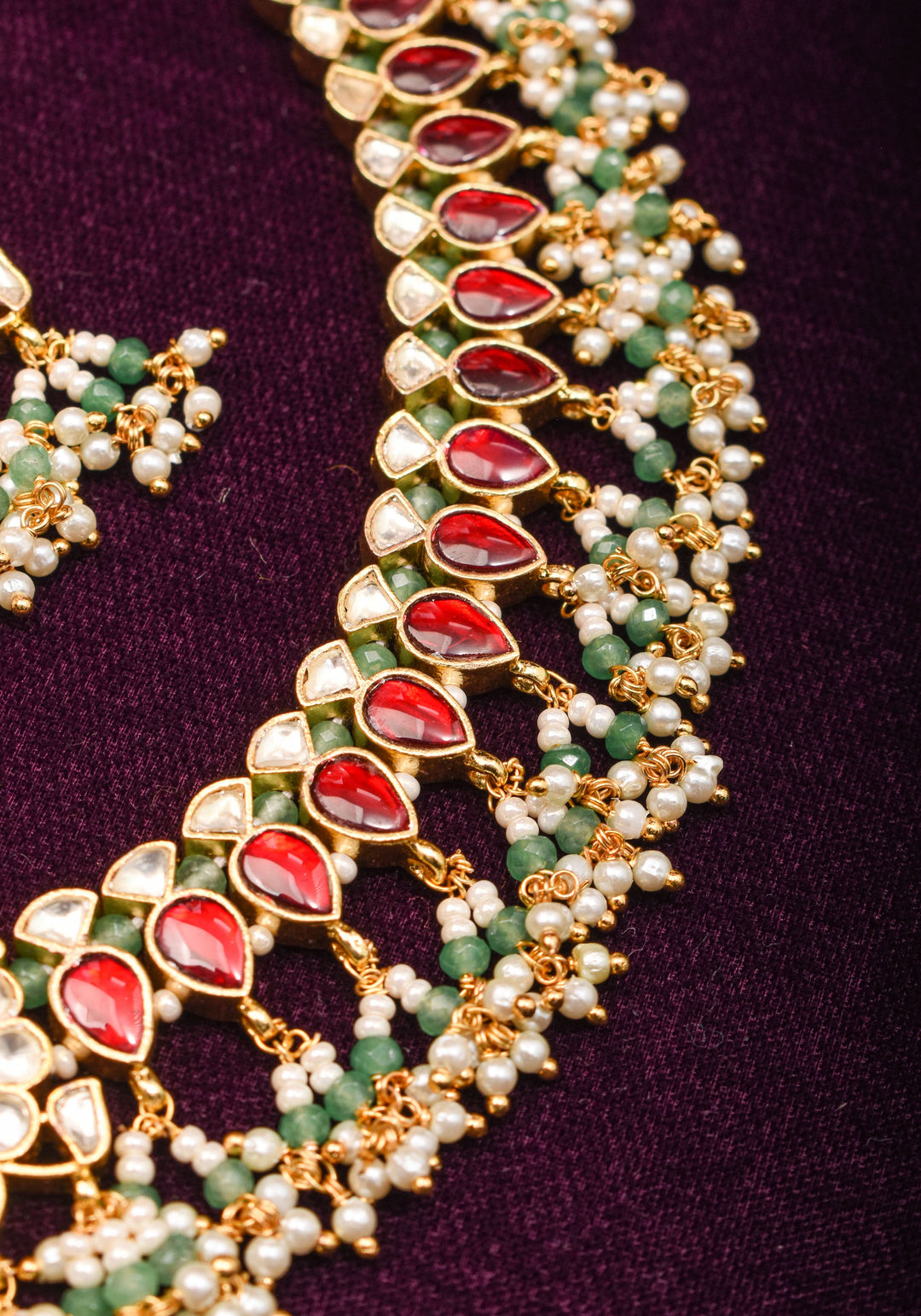 Red and White Stones Choker with dense clusters of pearls necklace set