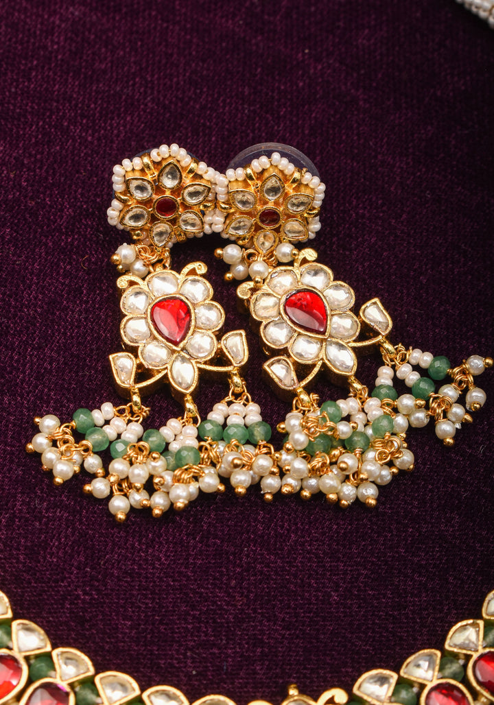 Red and White Stones Choker with dense clusters of pearls necklace set