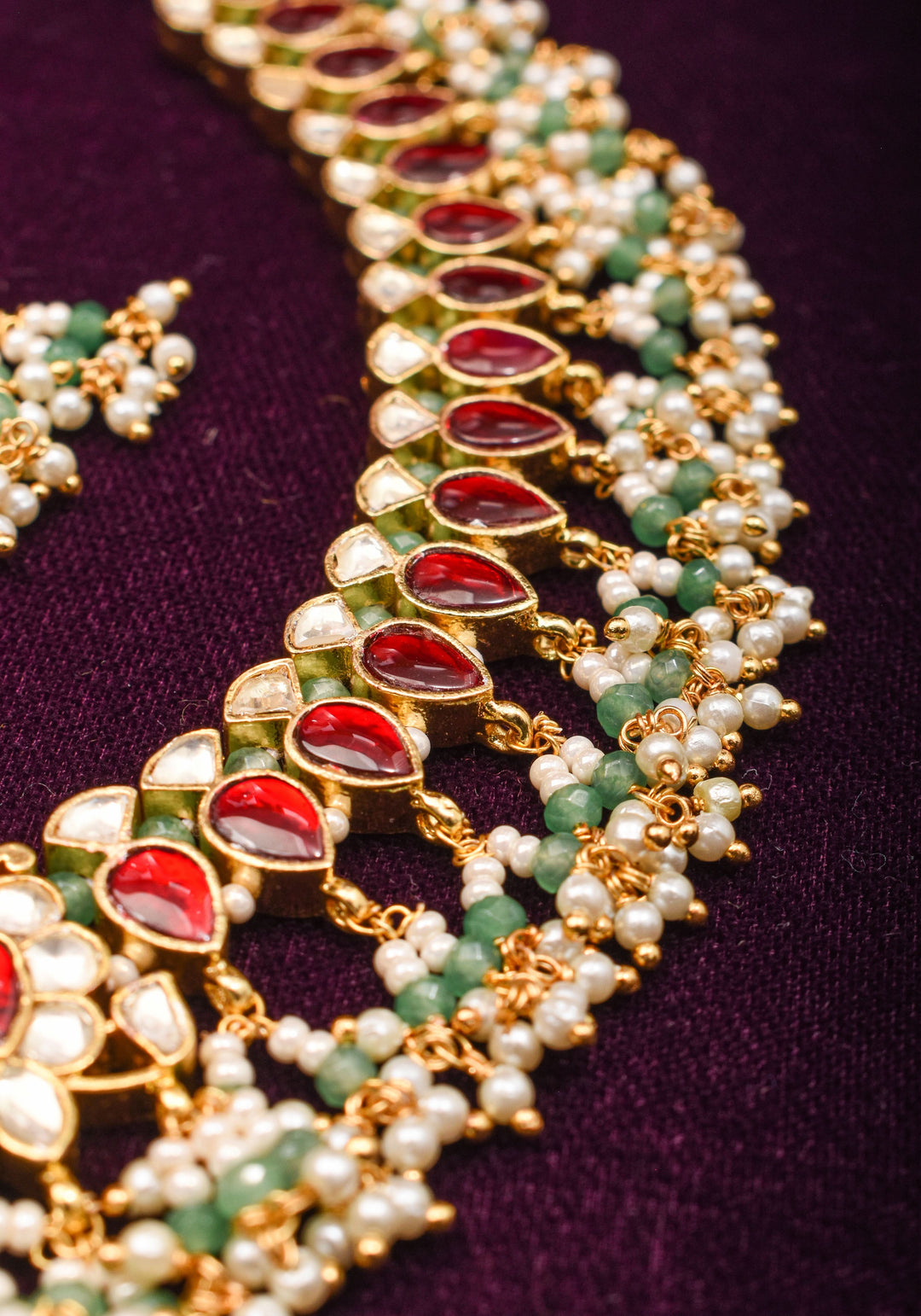 Red and White Stones Choker with dense clusters of pearls necklace set