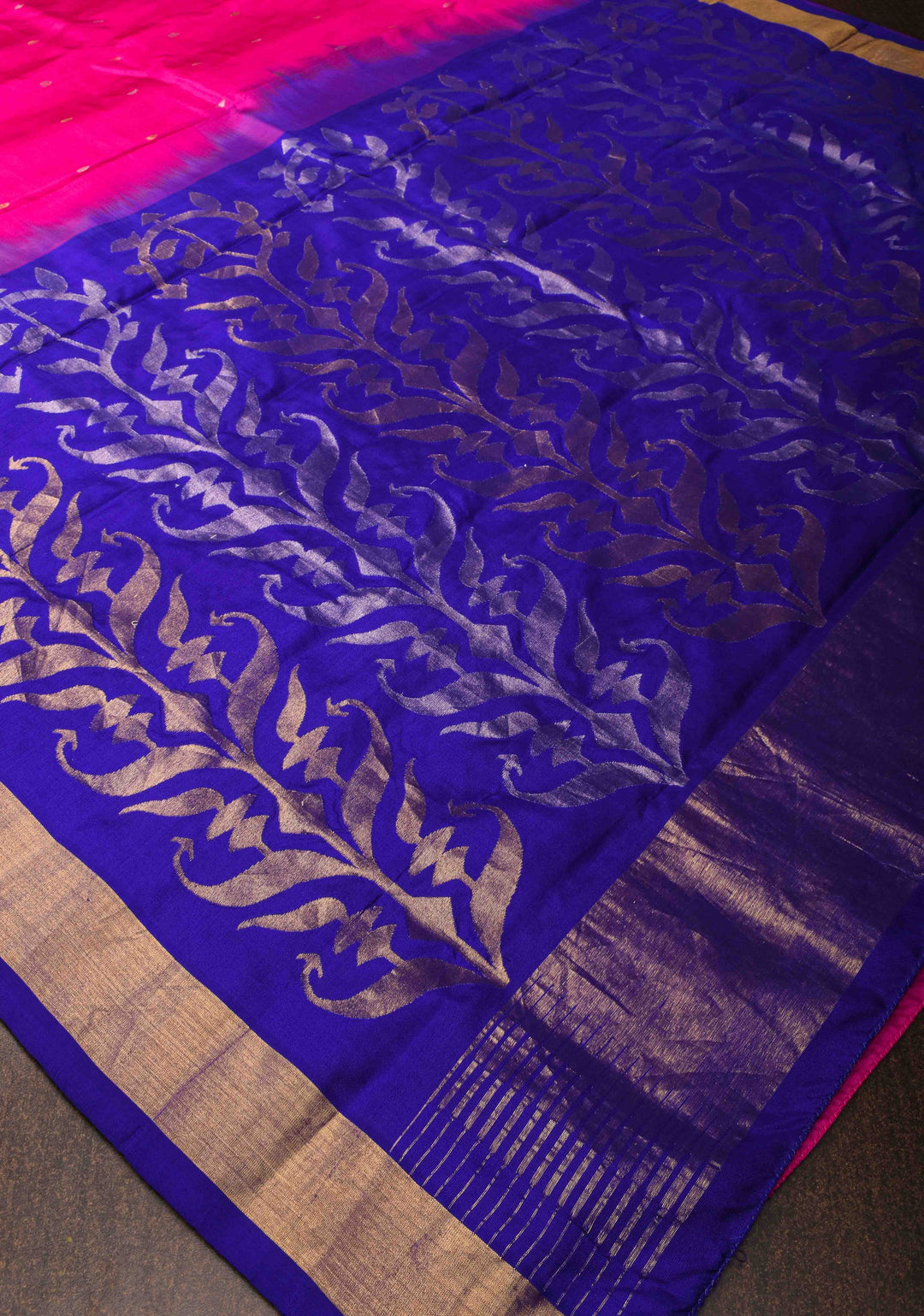 Magenta Venkatgiri Silk Jamdhani Saree with minimal Blue Border