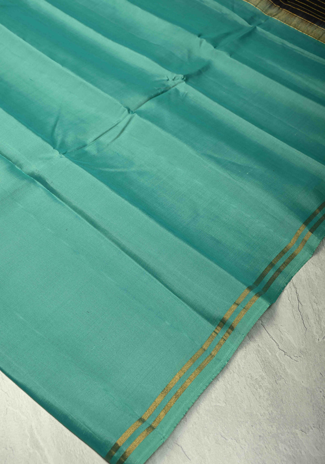 Caribbean green Kanjivaram Soft Silk Handloom Saree with Minimal Zari Border and Black Pallu | SILK MARK CERTIFIED