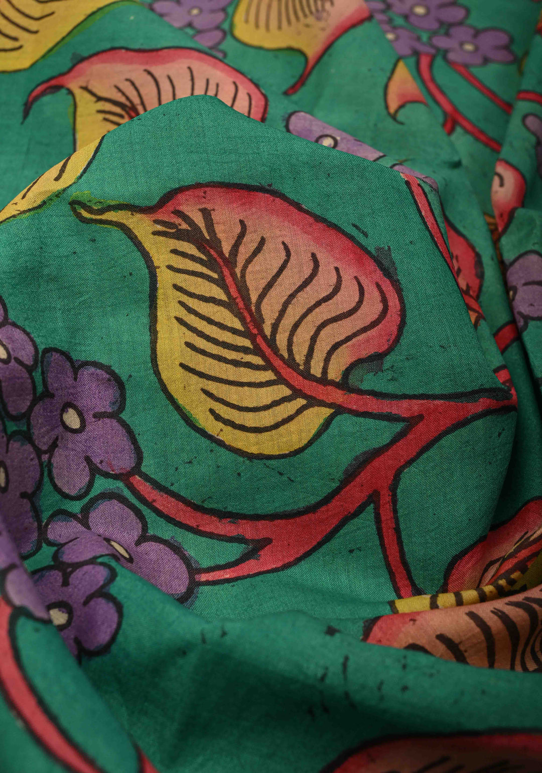 DUPATTA : Rama Green Authentic Pen Kalamkari on Mangalagiri Silk Cotton Dupatta with Floral Theme