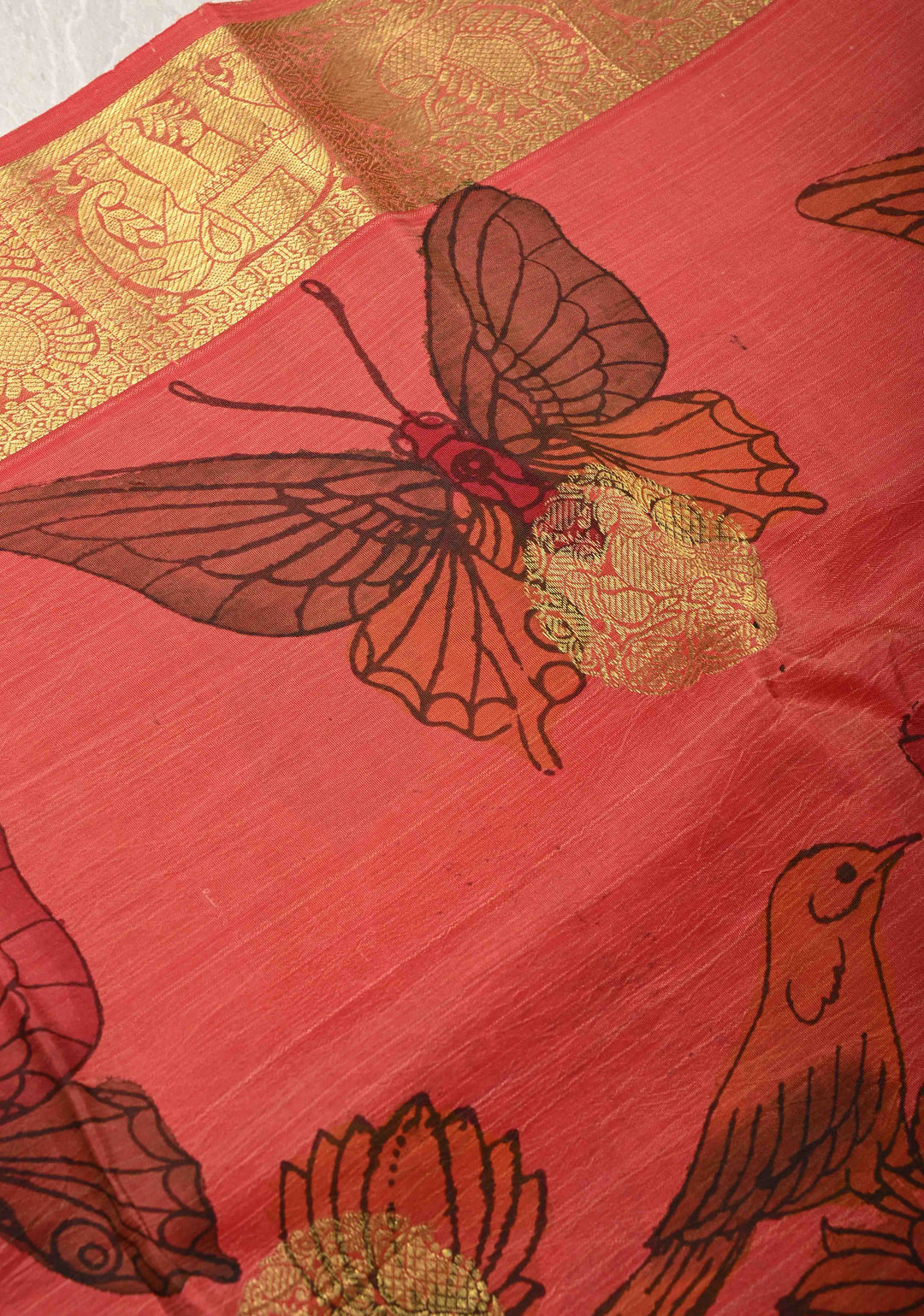 Humming Bird and Butterfly Design Theme : Coral Pink Authentic Pen kalamkari on Pure Kanjivaram Silk Saree with Zari Buttas and Zari Border | SILK MARK CERTIFIED