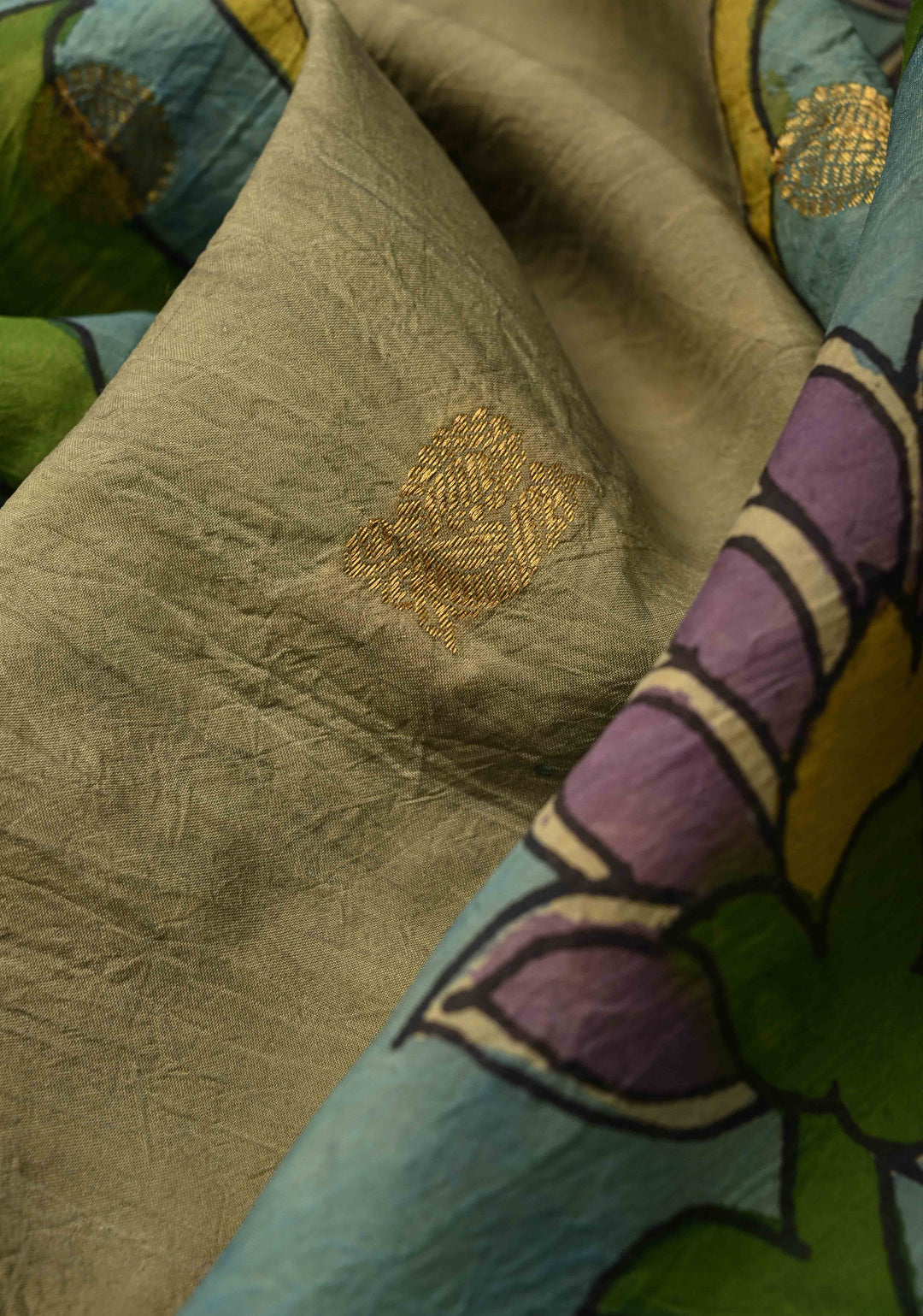 Floral and Arches Theme : Authentic Pen Kalamkari on Pure Kanjivaram Silk Saree with Two Sides Green Border | SILK MARK CERTIFIED