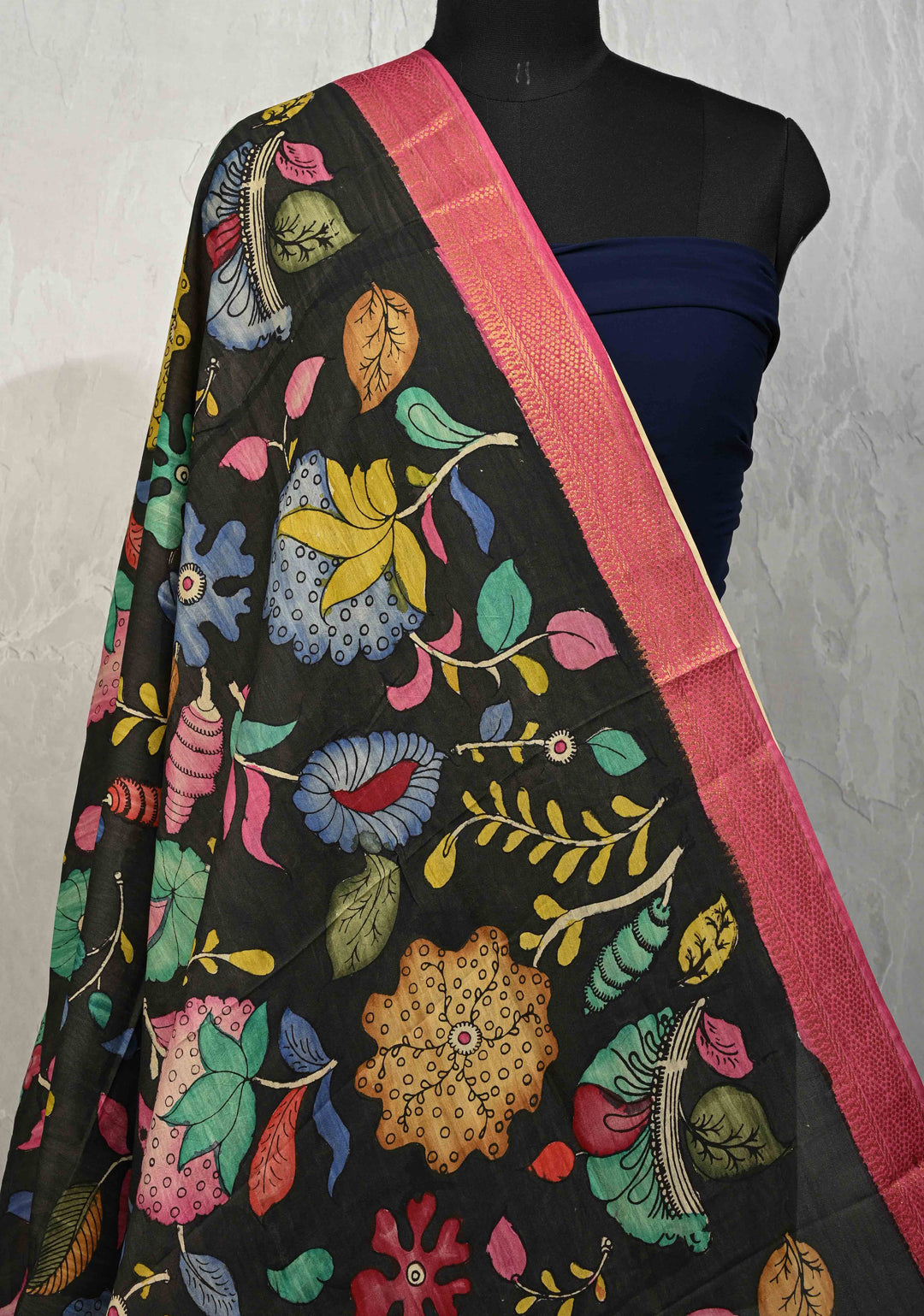 DUPATTA : Black Authentic Pen Kalamkari on Mangalagiri Silk Cotton Dupatta with Floral Blooms Design