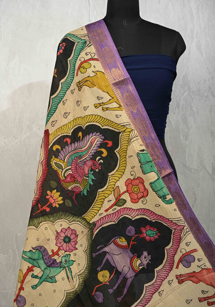 DUPATTA : Beige Authentic Pen Kalamkari on Mangalagiri Silk Cotton Dupatta with Animal with Art Theme