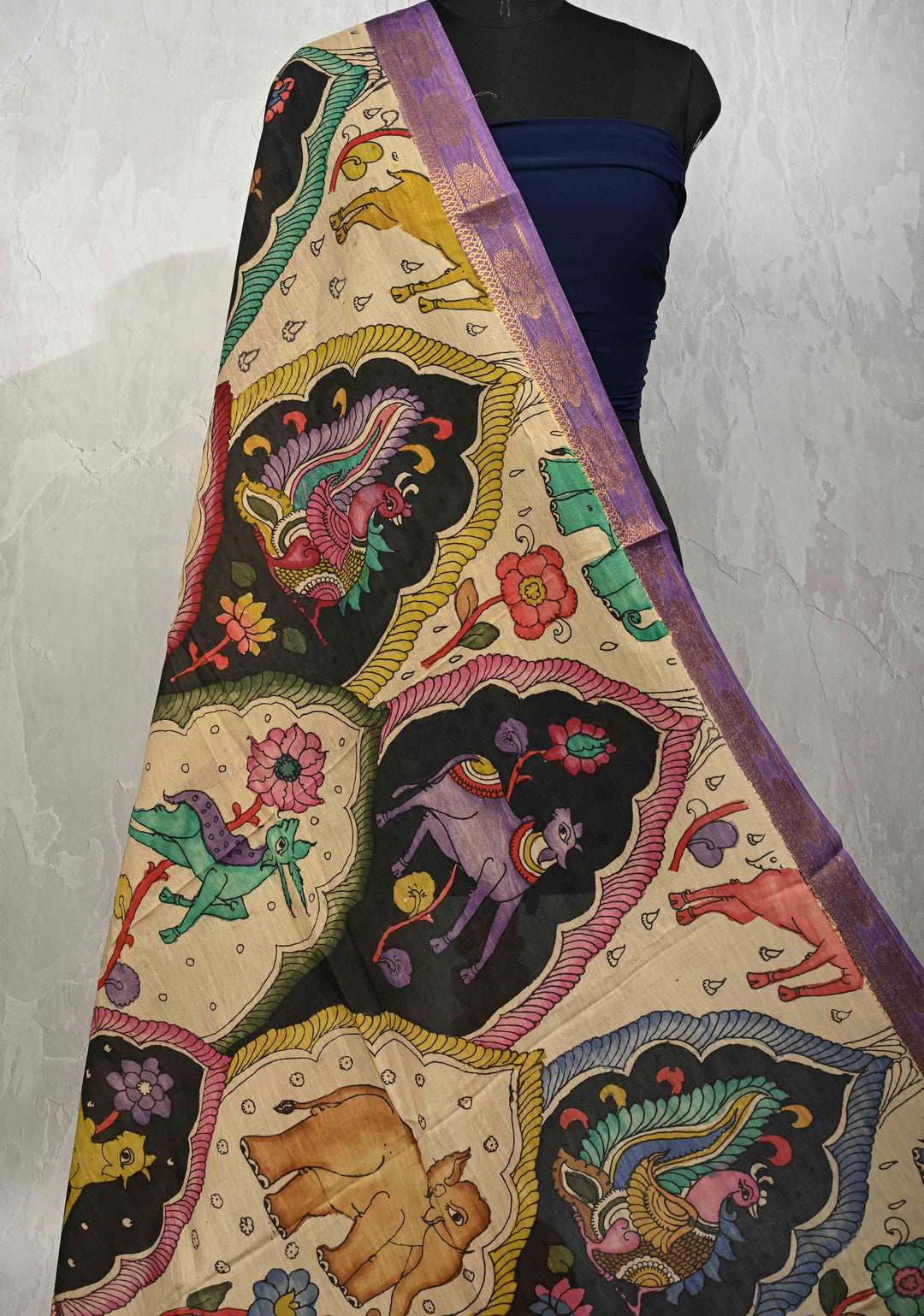 DUPATTA : Beige Authentic Pen Kalamkari on Mangalagiri Silk Cotton Dupatta with Animal with Art Theme