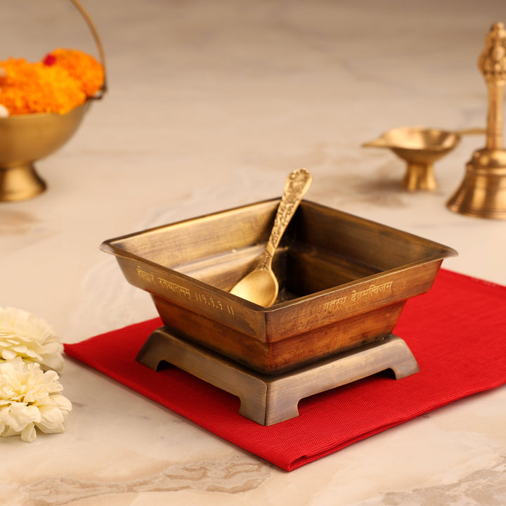 Handcrafted Brass Hawan kund with spoon for Daily Pooja Home Ritual (Large - 260 gms approx)