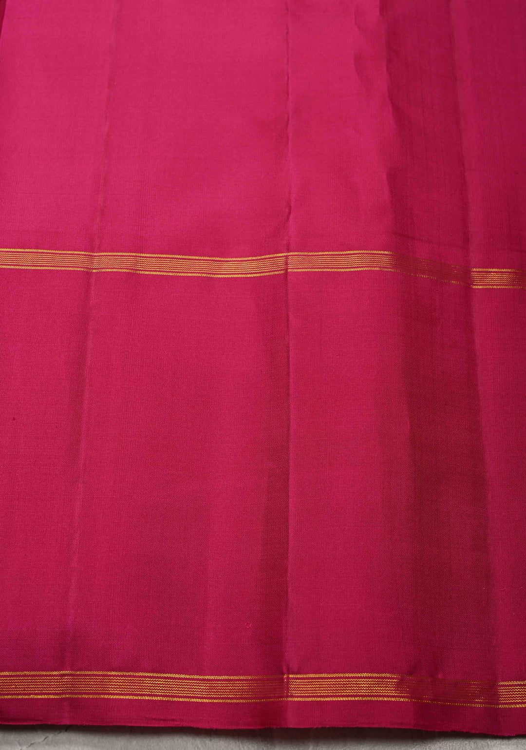 Vairaoosi Purple Dual tone Pure Kanjivaram Silk Handloom Saree Zari Stripes and Distinct Peacock Motofs on Border  | SILK MARK CERTIFIED