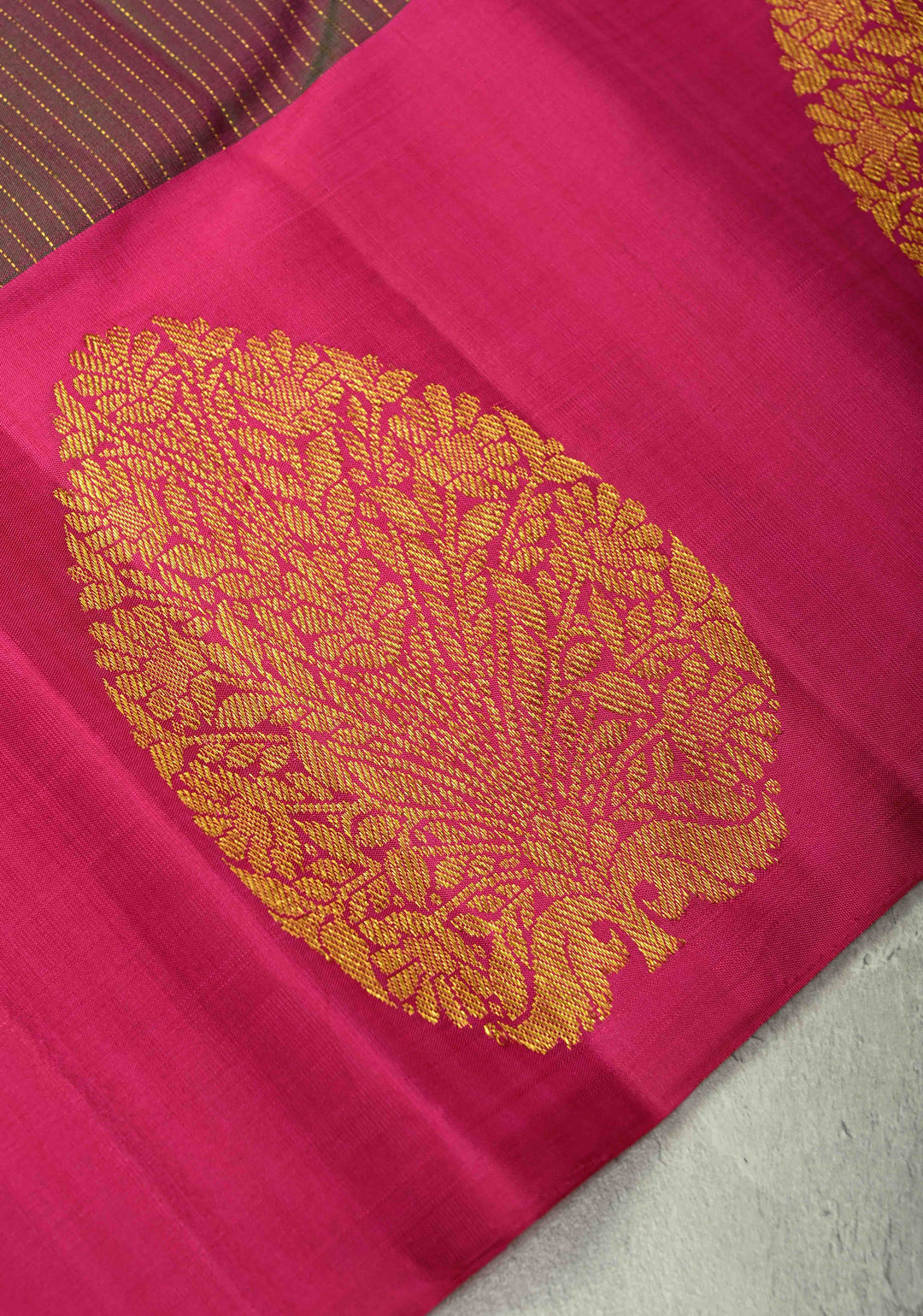 Green-Pink Dual tone Pure Kanjivaram Silk Handloom Saree with Vairaoosi Zari Stripes and Distinct Tree Motifs on Pink Border  | SILK MARK CERTIFIED