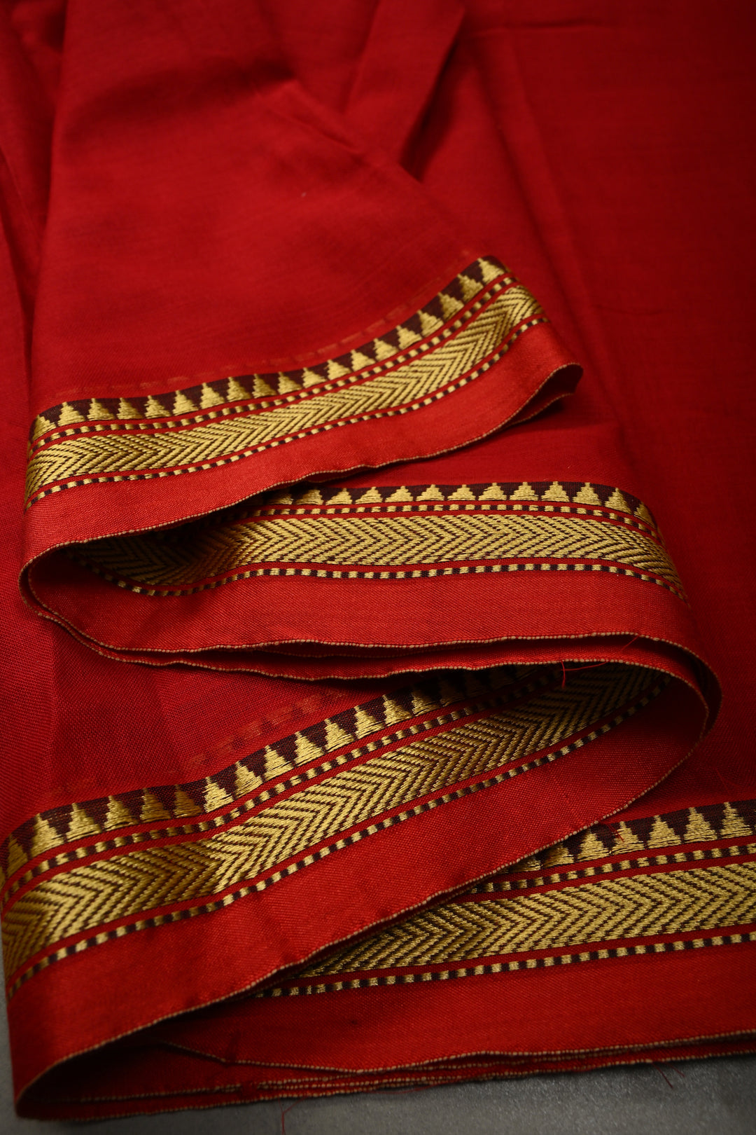 Blood Red Narayanpet Cotton Saree with Minimal Borders, No Blouse Piece | SHOBITAM