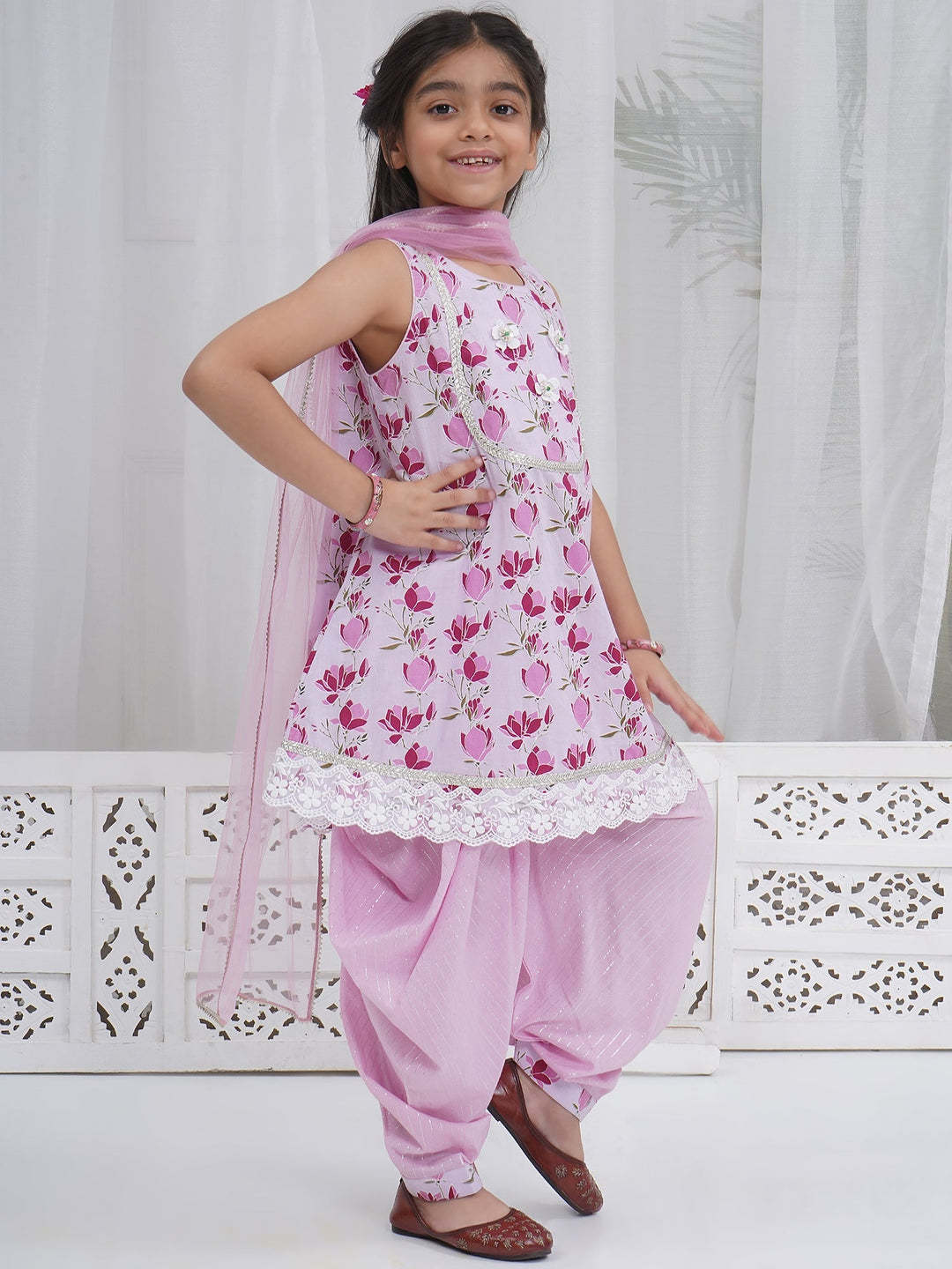 Girls Lavender Cotton Lotus Lacework Kurta Salwar Set