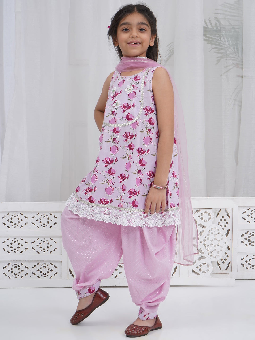 Girls Lavender Cotton Lotus Lacework Kurta Salwar Set
