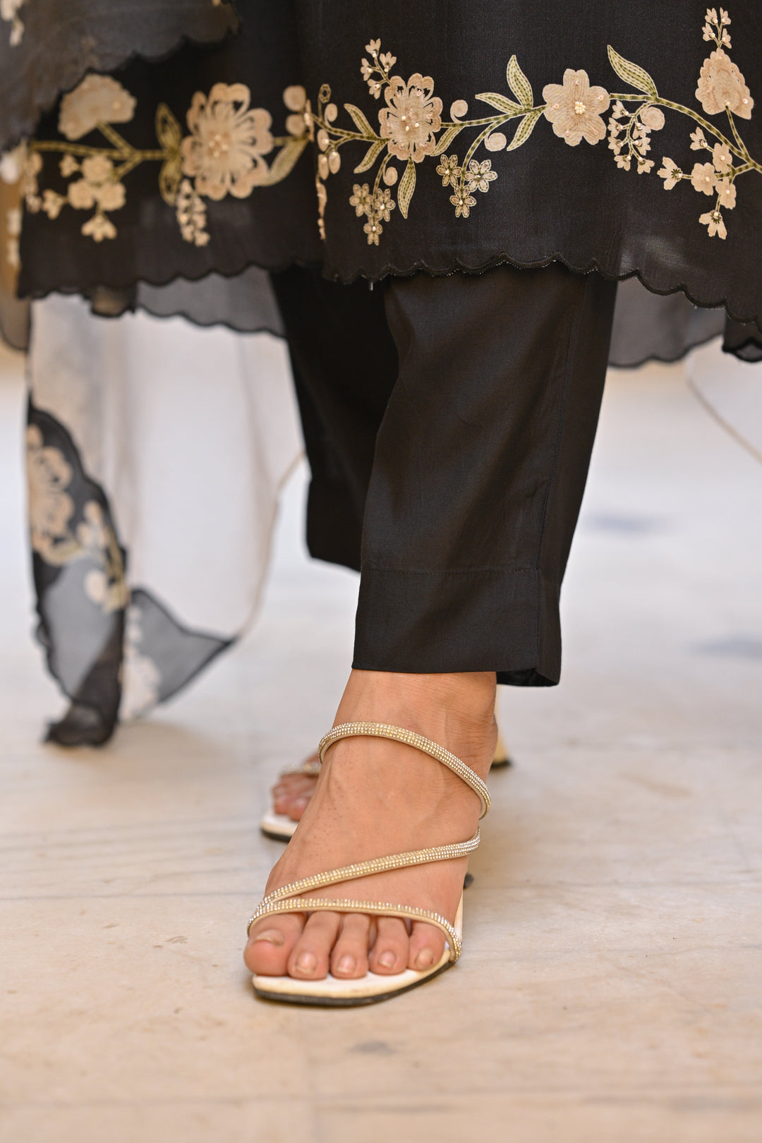 Black and Off White Placement Print Muslin Suit with Scallope Border- SET OF-3| SHOBITAM