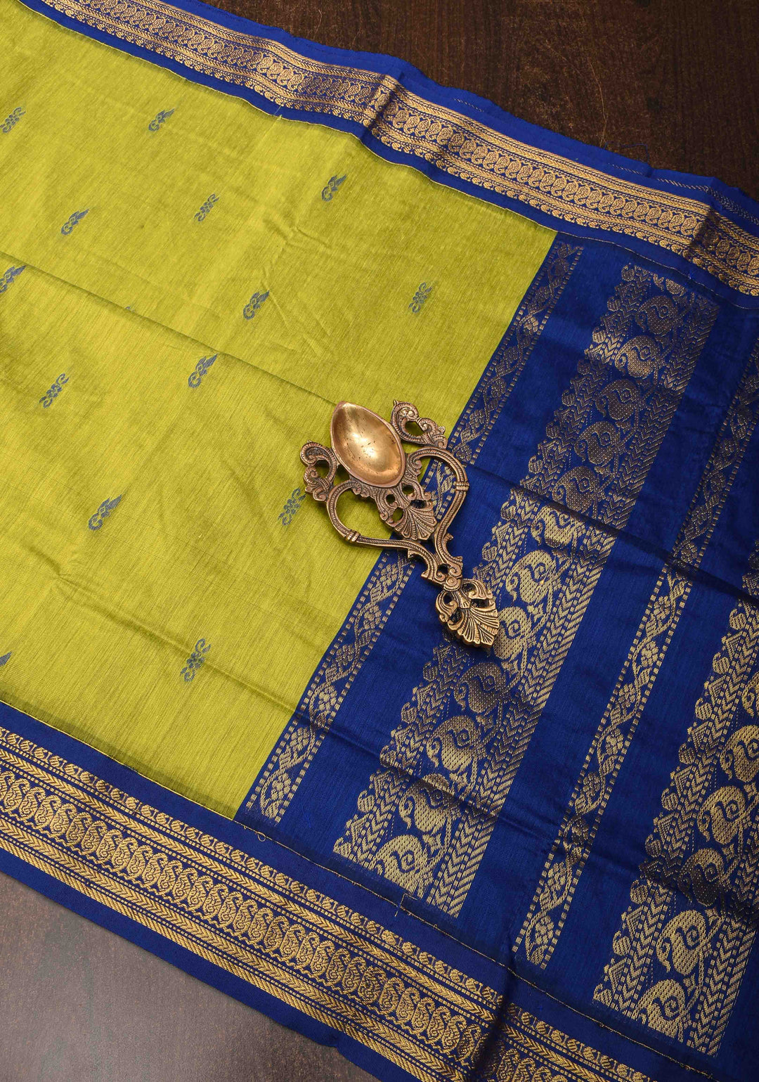 Moss Green Venkatagiri Cotton Silk Saree with Resham Buttas and Contrast Blue Zari Border