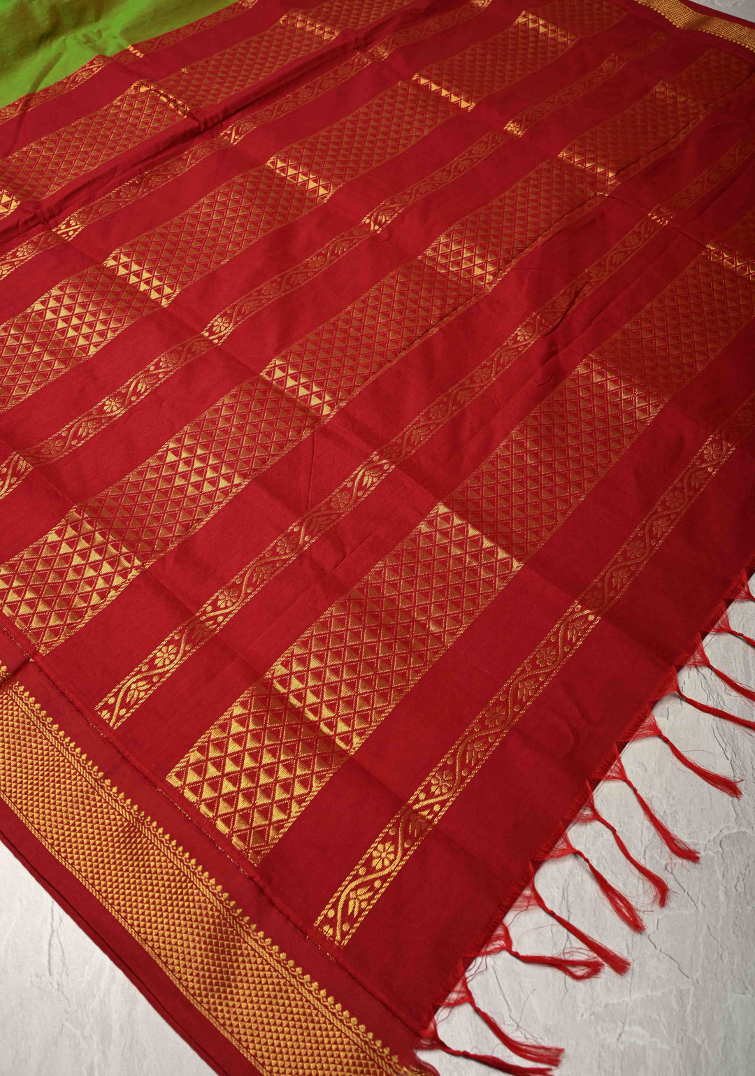 Parrot Green Dual tone Venkatagiri Cotton Silk Saree with Contrast Zari Border