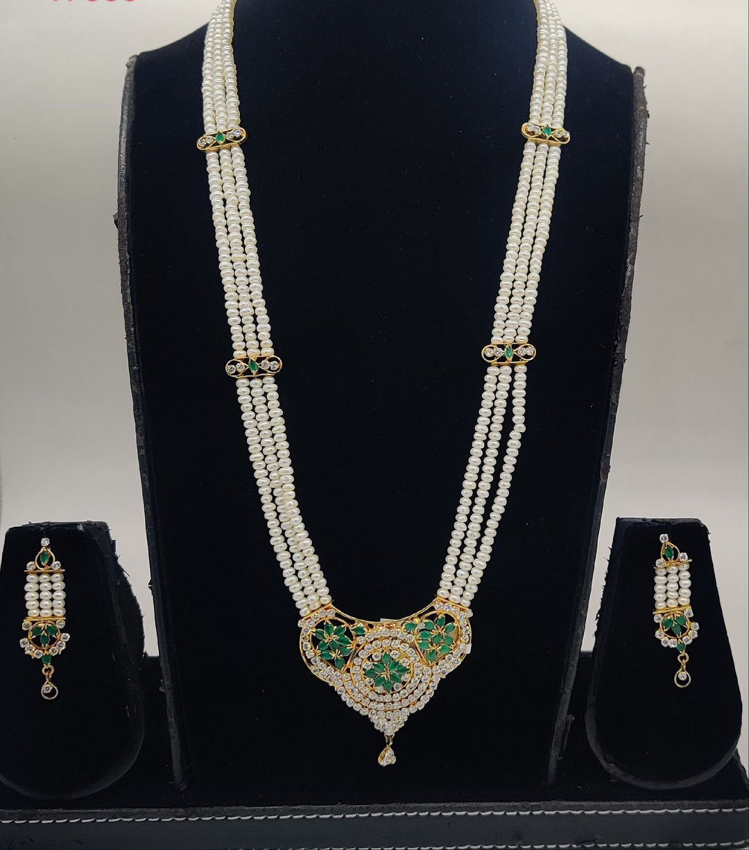 Emerald Opulence Traditional Pearl Fancy Pendent Set | SHOBITAM