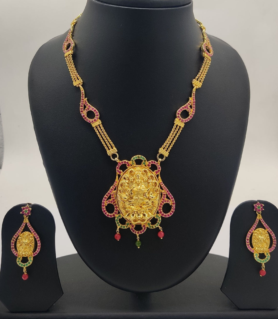 Antique gold-toned necklace set