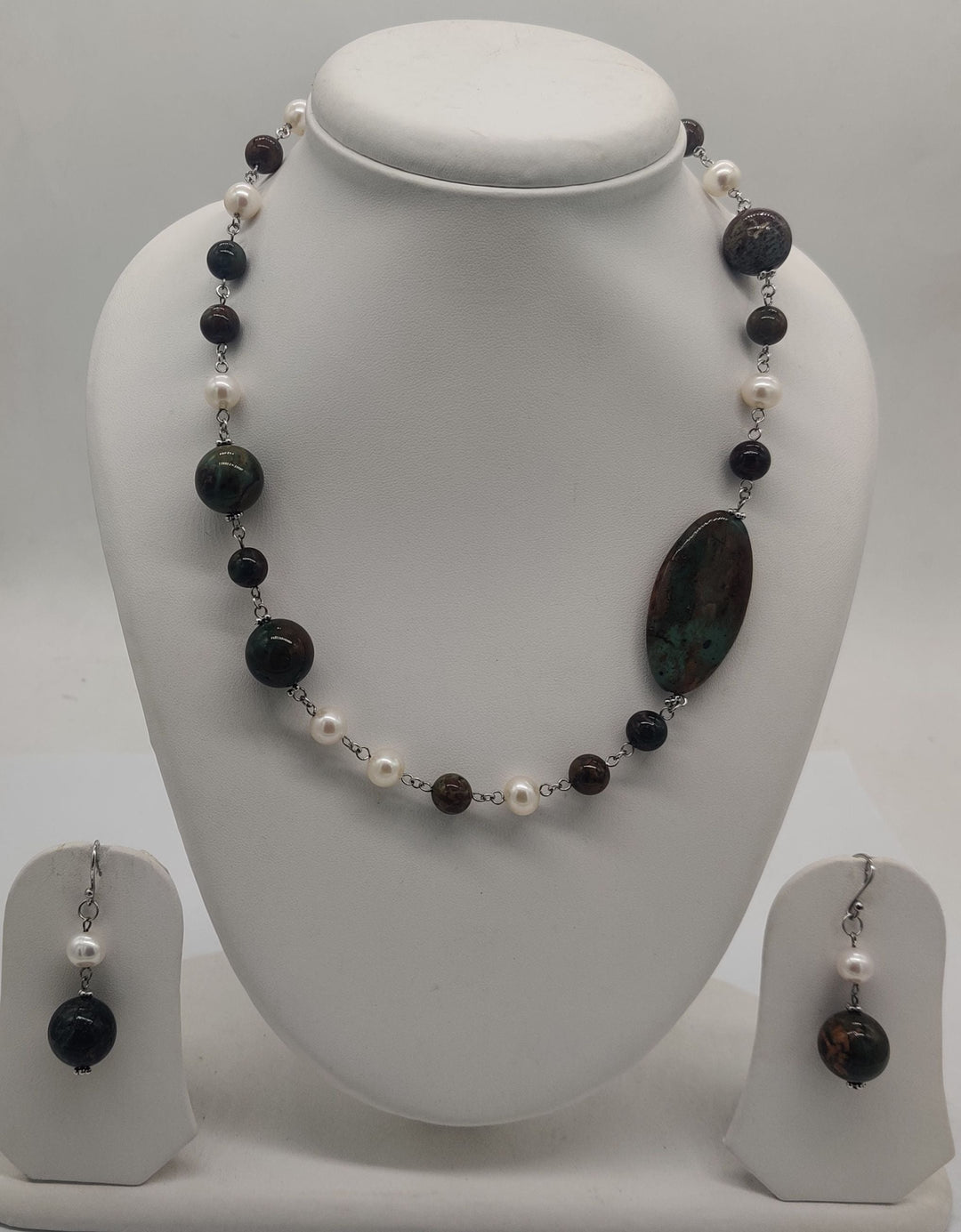 Earthstone Pearl Contrast Pearls Silver Necklace Set | SHOBITAM