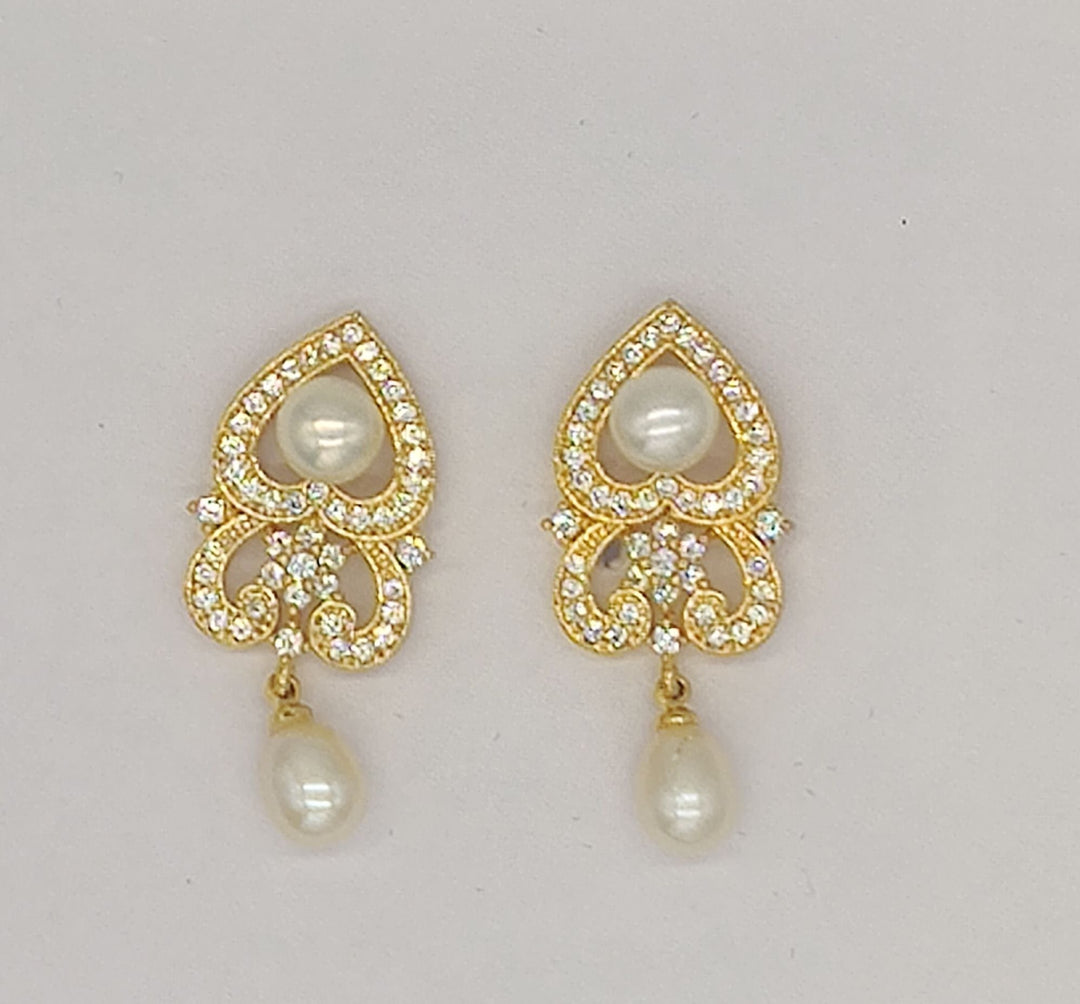 Pure Pearls Stud Earrings