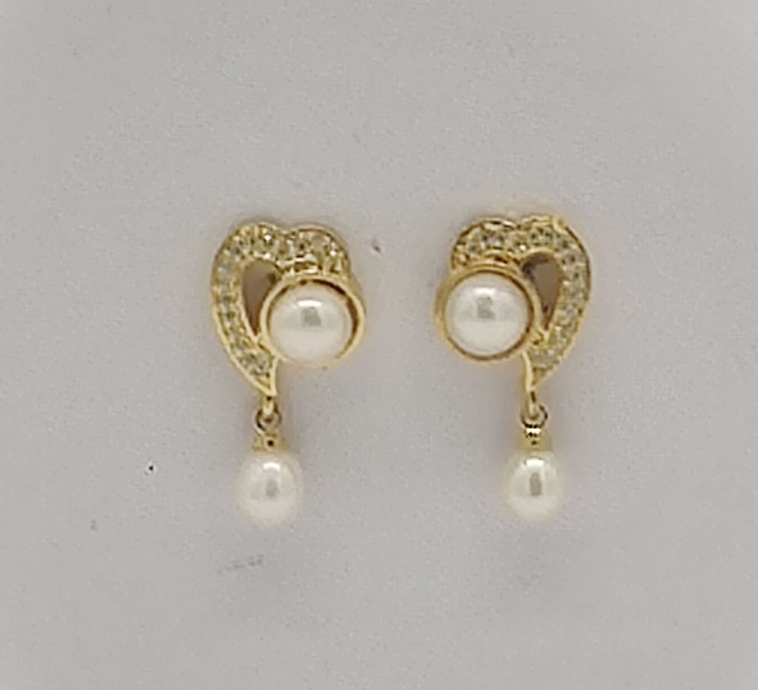 Pure Pearls Stud Earrings