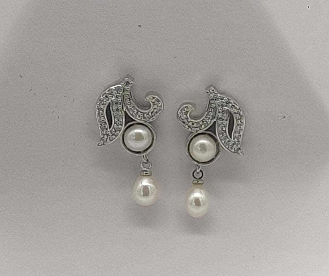 92.5 silver Swirl Design Pearl Earrings