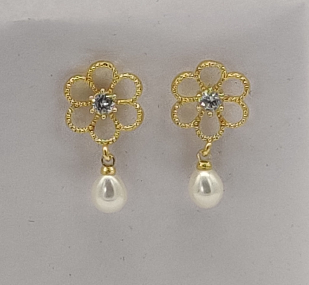 Golden Bloom Teardrop Pearl Earrings | SHOBITAM