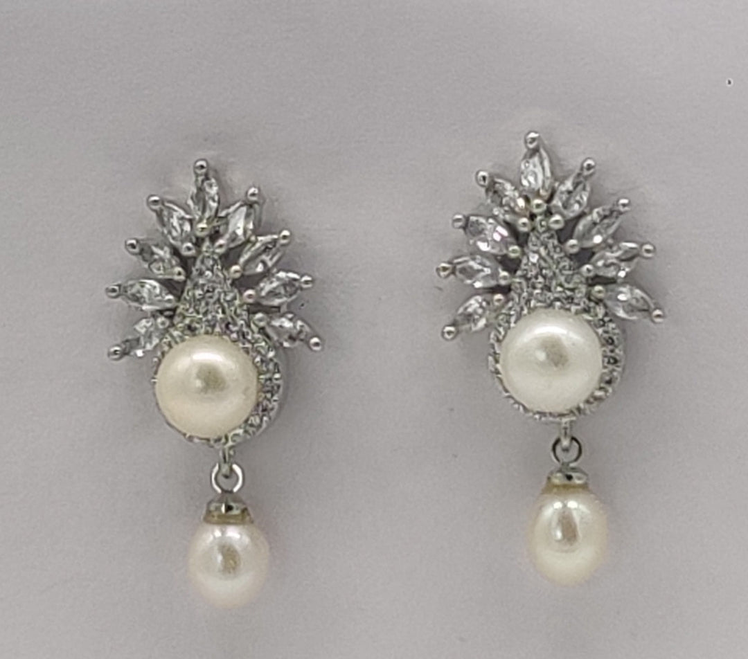 Pure Pearls Stud Earrings