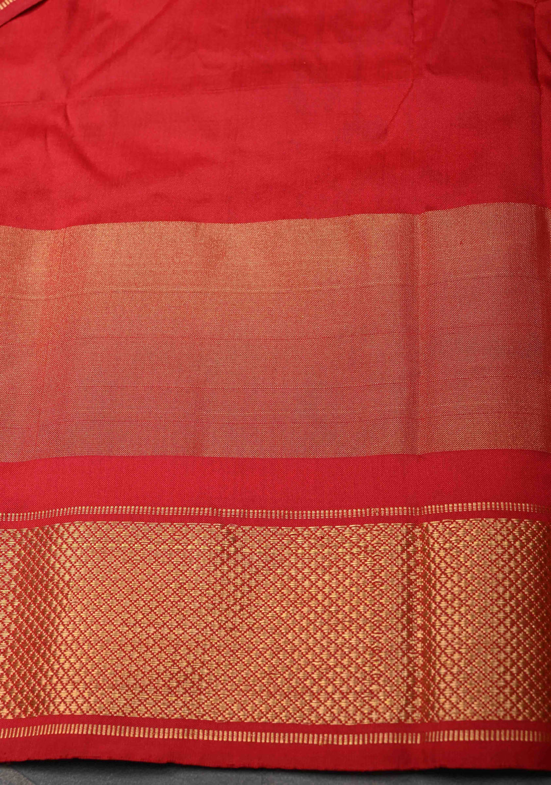 Off White Pochampally Ikkat Silk Saree with Elephant Motifs and Tissue Zari Border | SILK MARK CERTIFIED