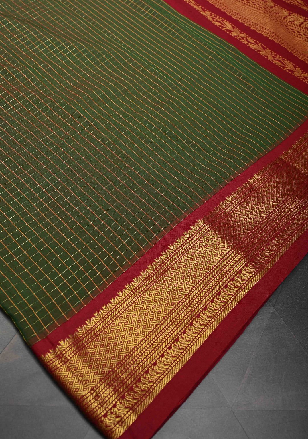 Green Dual tone Cotton Silk Saree with Zari Checks Pattern and Contrast Zari Border