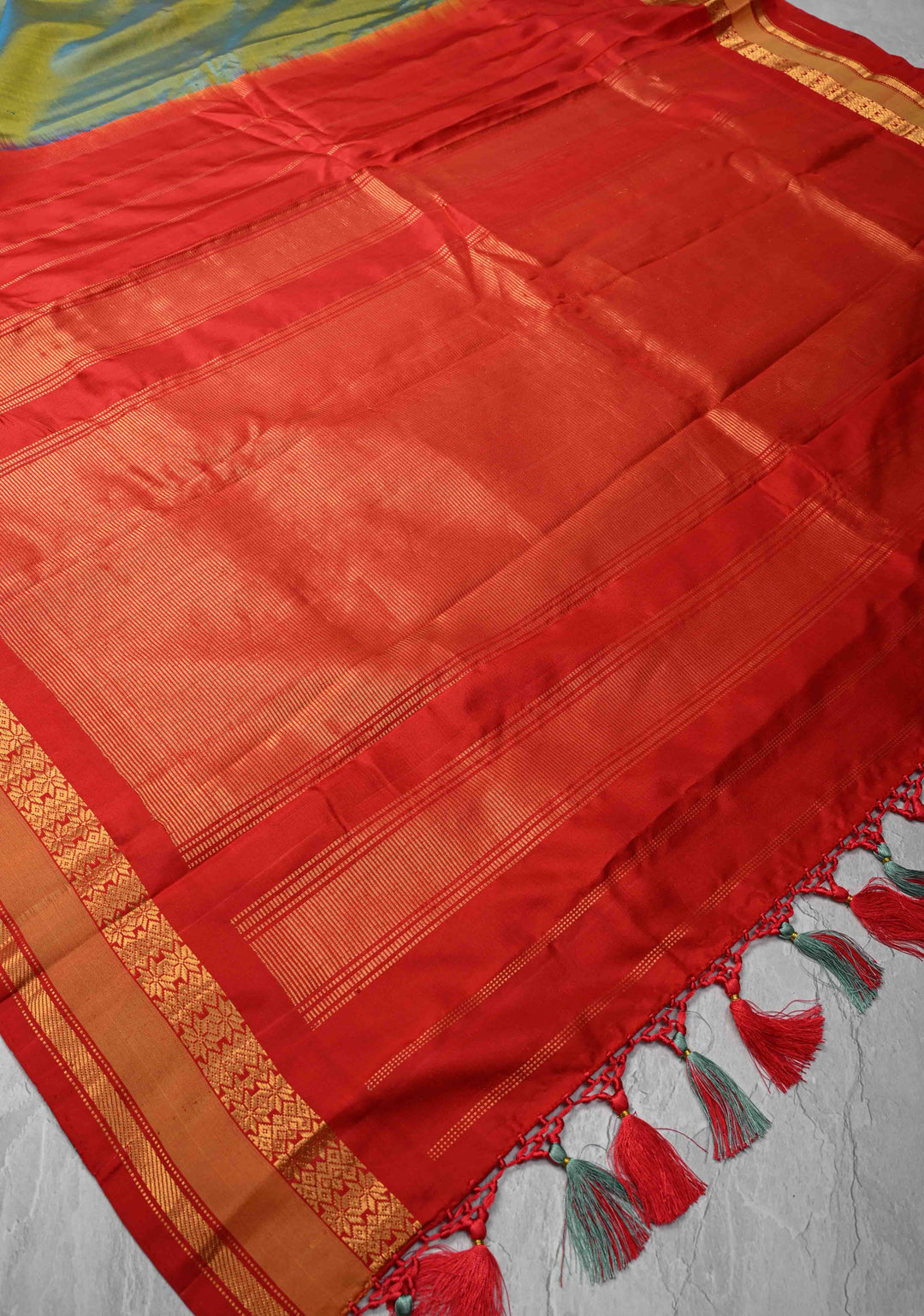 Green & Blue Dual Tone Gadwal Silk Cotton Saree With Contrast Zari Border