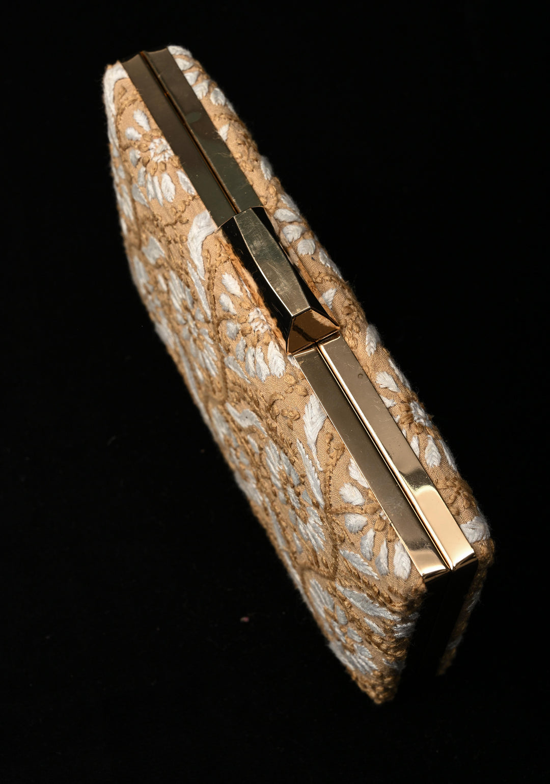 Clutch : Embroidered Daisy Clutch in Tan Color