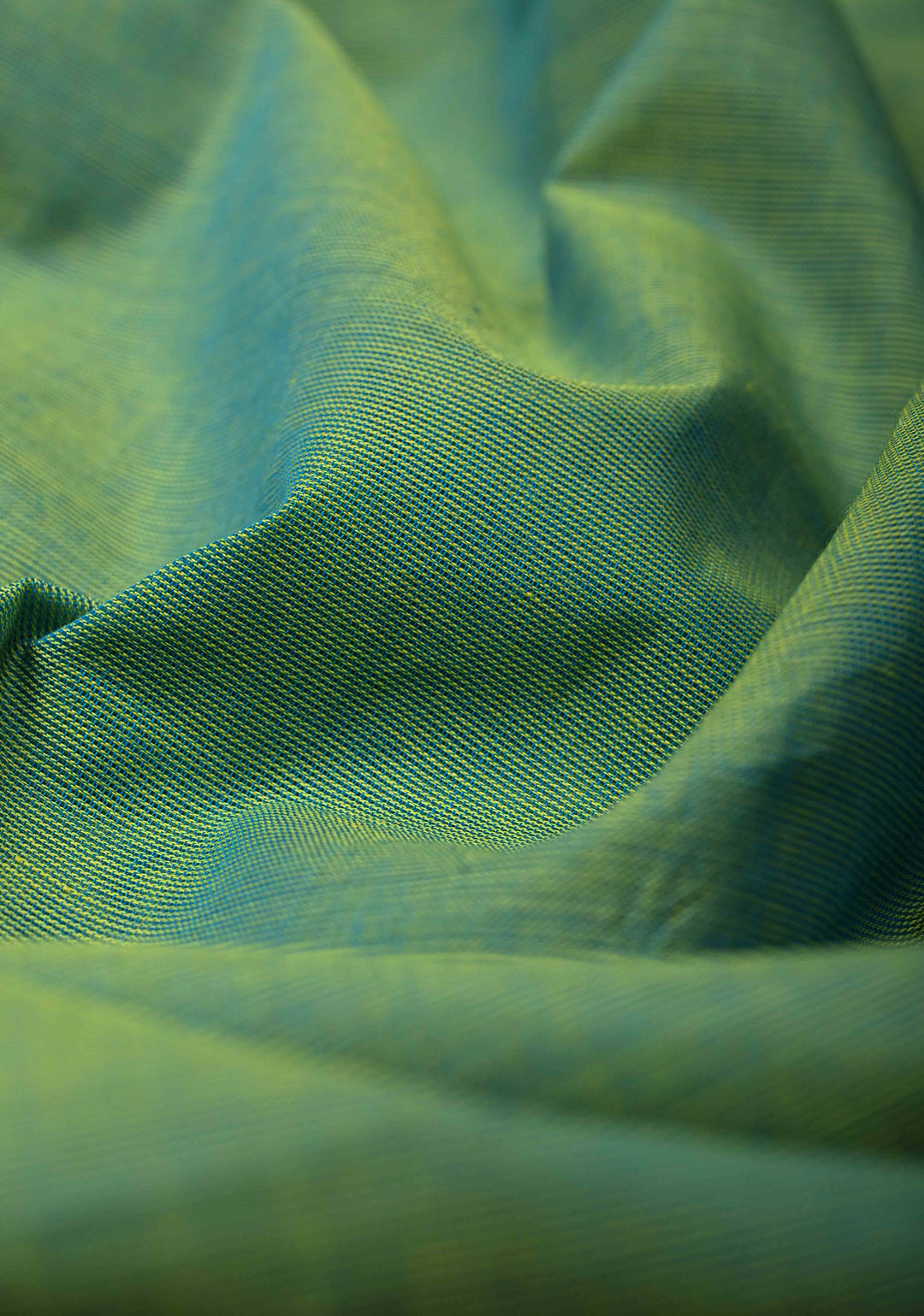 Green Dual tone Narayanpet Cotton Saree with City of Joy Hand-Painted Kolkata Themed on Pallu, No Blouse Piece