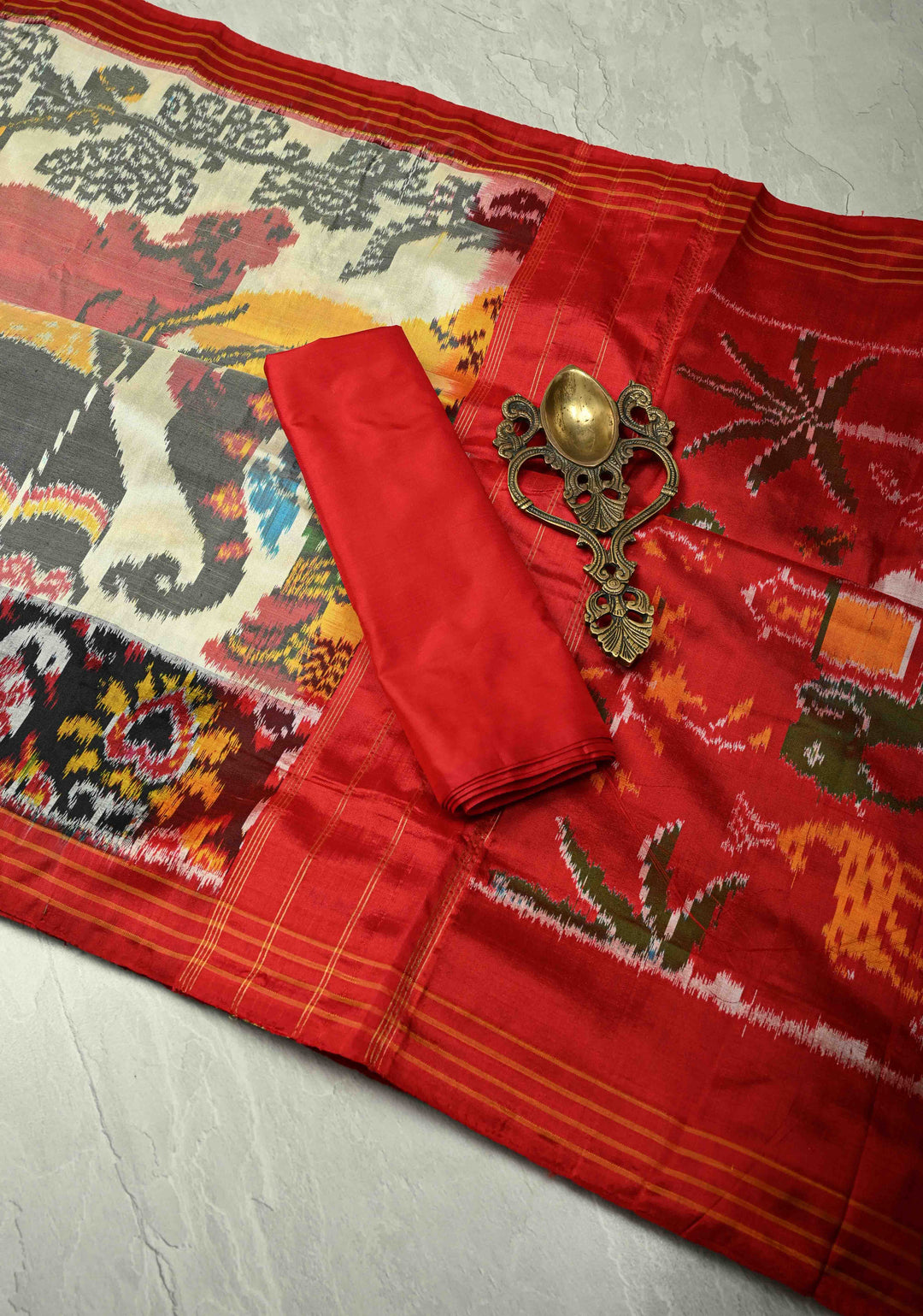 Ivory Pochampally Ikkat Pure Silk Saree with  Black Panel on Contrast Border  | SILK MARK CERTIFIED