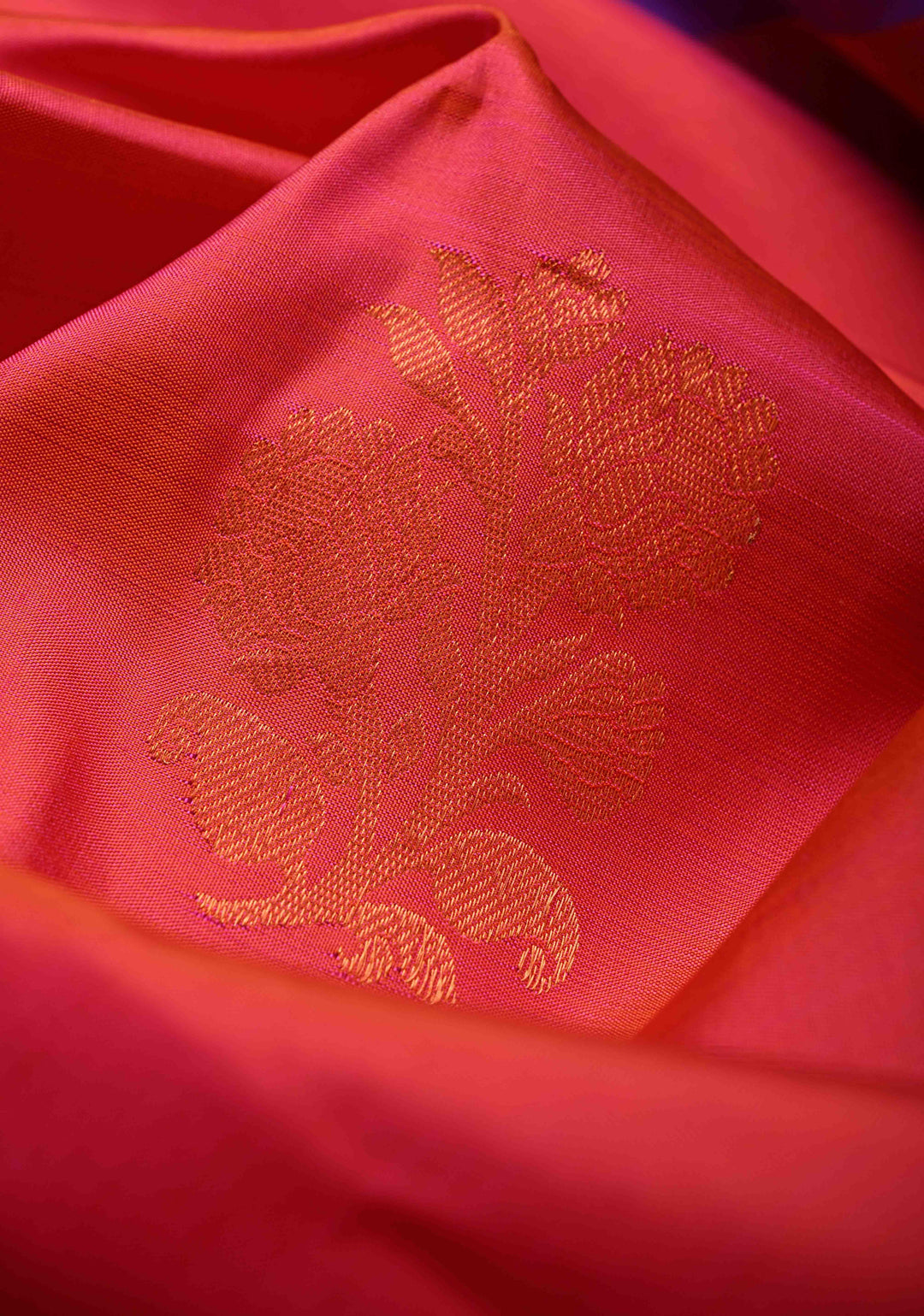 Pink Dual tone Kanjivaram Silk Saree with Floral Zari Motifs and Contrast Zari Border | SILK MARK CERTIFIED | SHOBITAM