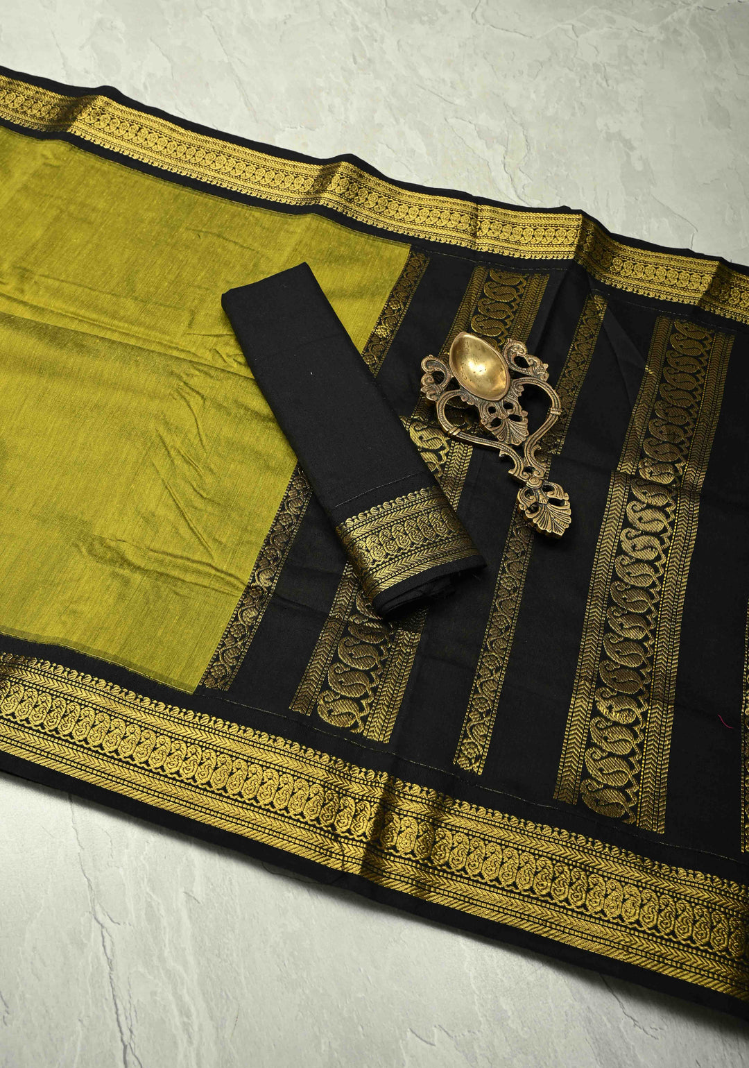 Mehendi Green Korvai Silk Cotton Handloom Saree with Contrast Zari Border