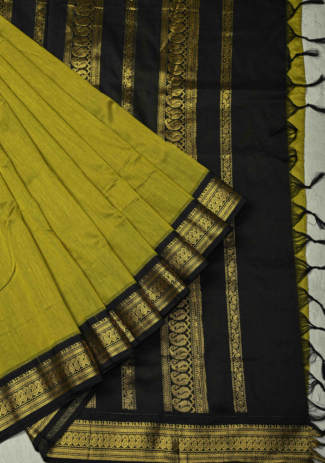 Mehendi Green Korvai Silk Cotton Handloom Saree with Contrast Zari Border