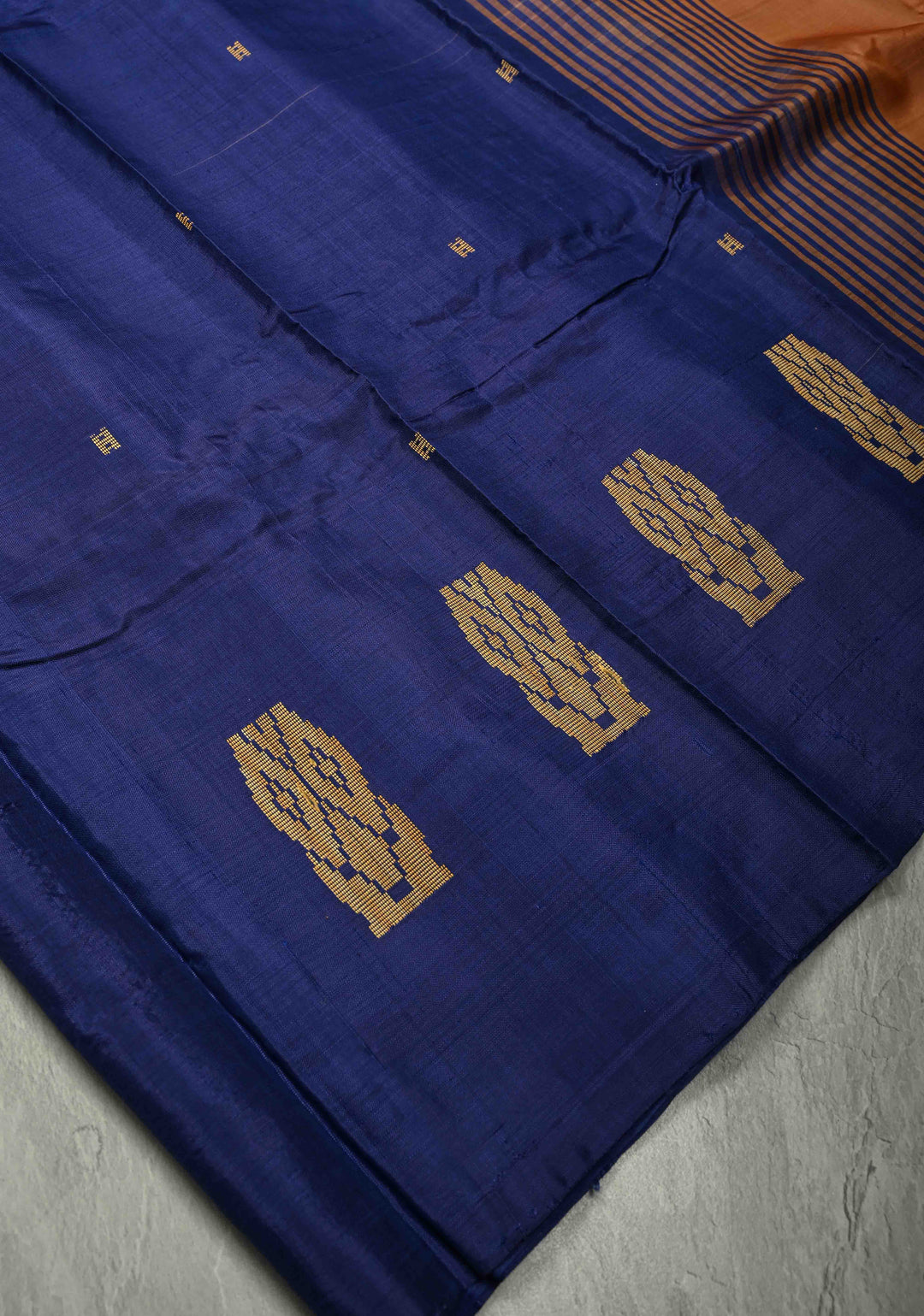 Indigo Purple Borderless Vegan Silk Handloom Saree with Resham Motifs and Contrast Pallu, No Blouse Piece