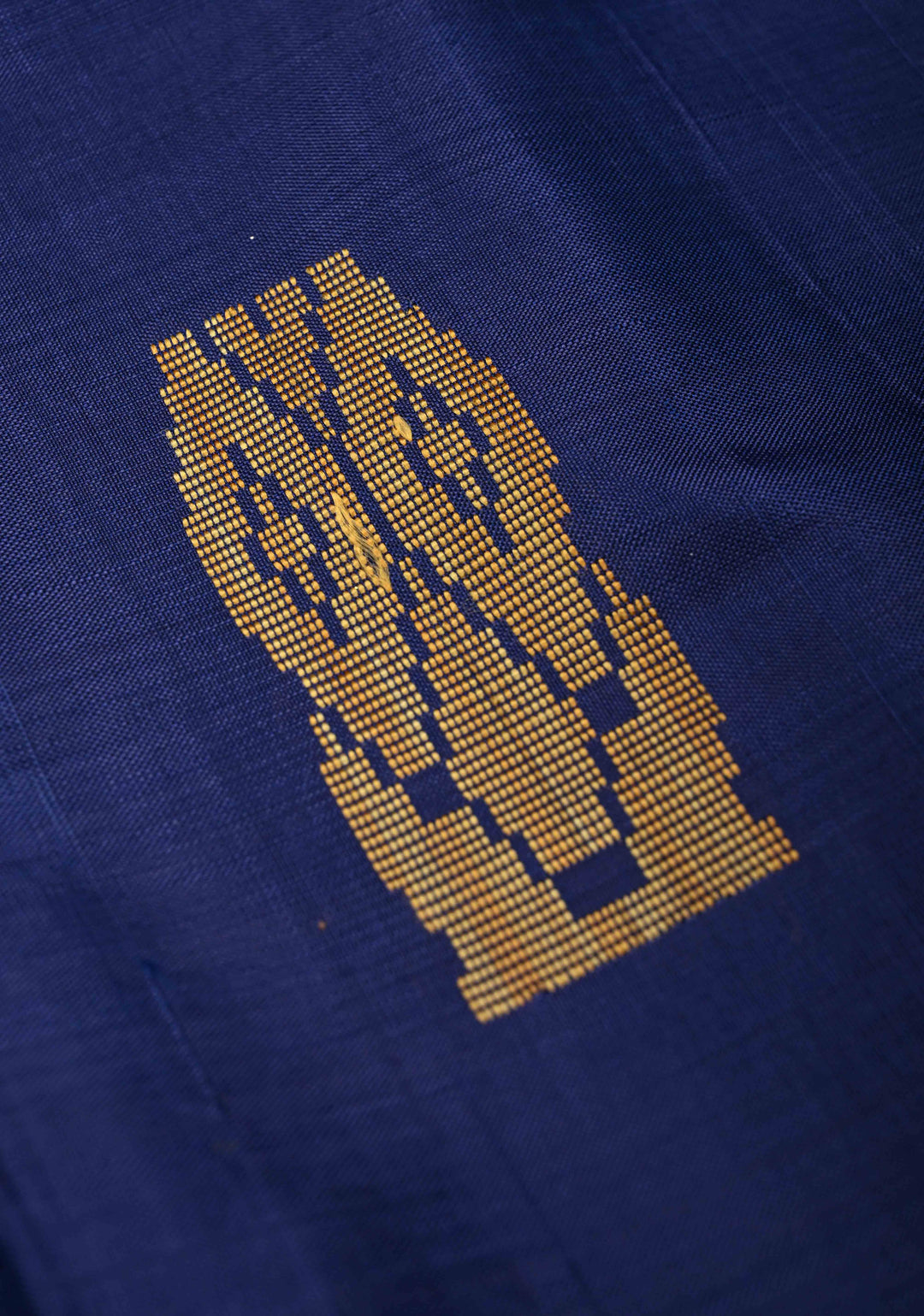 Indigo Purple Borderless Vegan Silk Handloom Saree with Resham Motifs and Contrast Pallu, No Blouse Piece