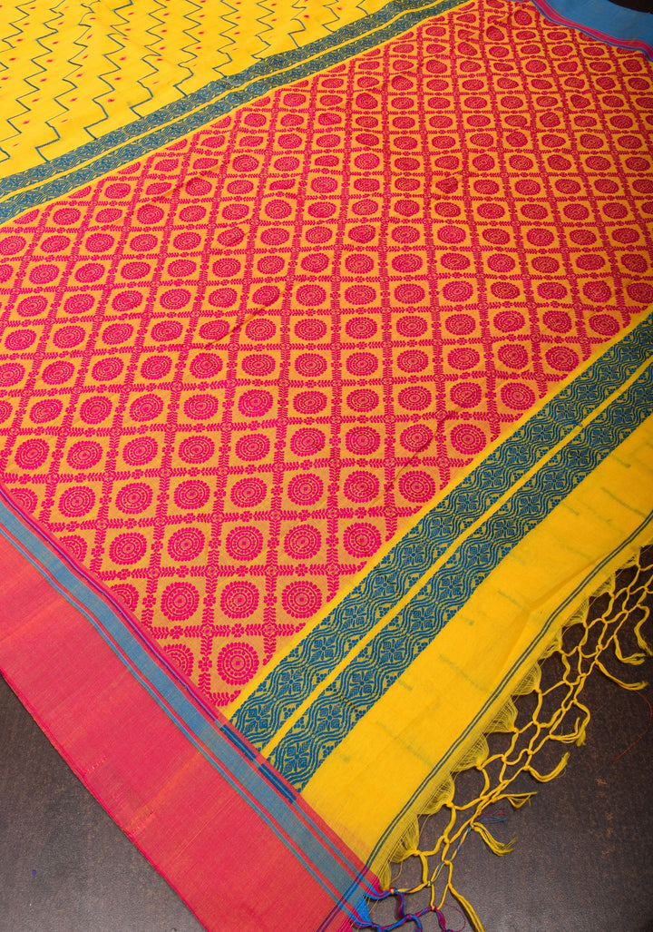 Bengal Cotton Saree in Yellow with Ganga Jamuna Border and steps design