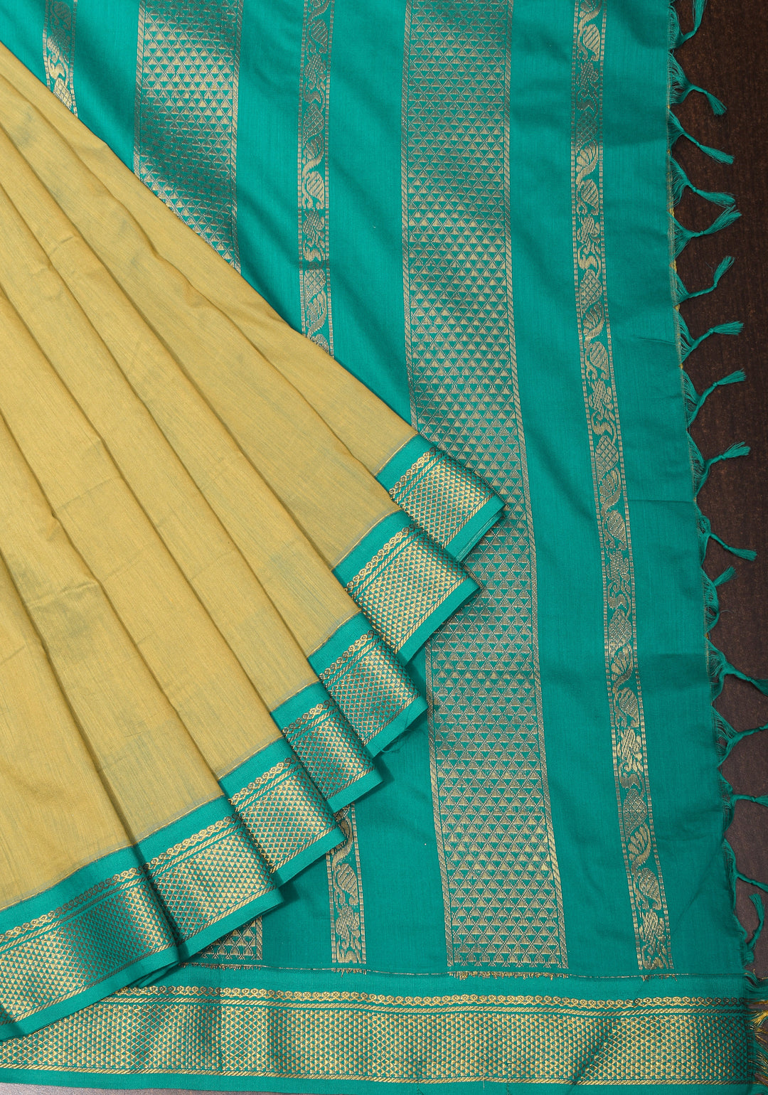 Elegant Tan Dual-Tone Silk Saree with Contrasting Teal Border