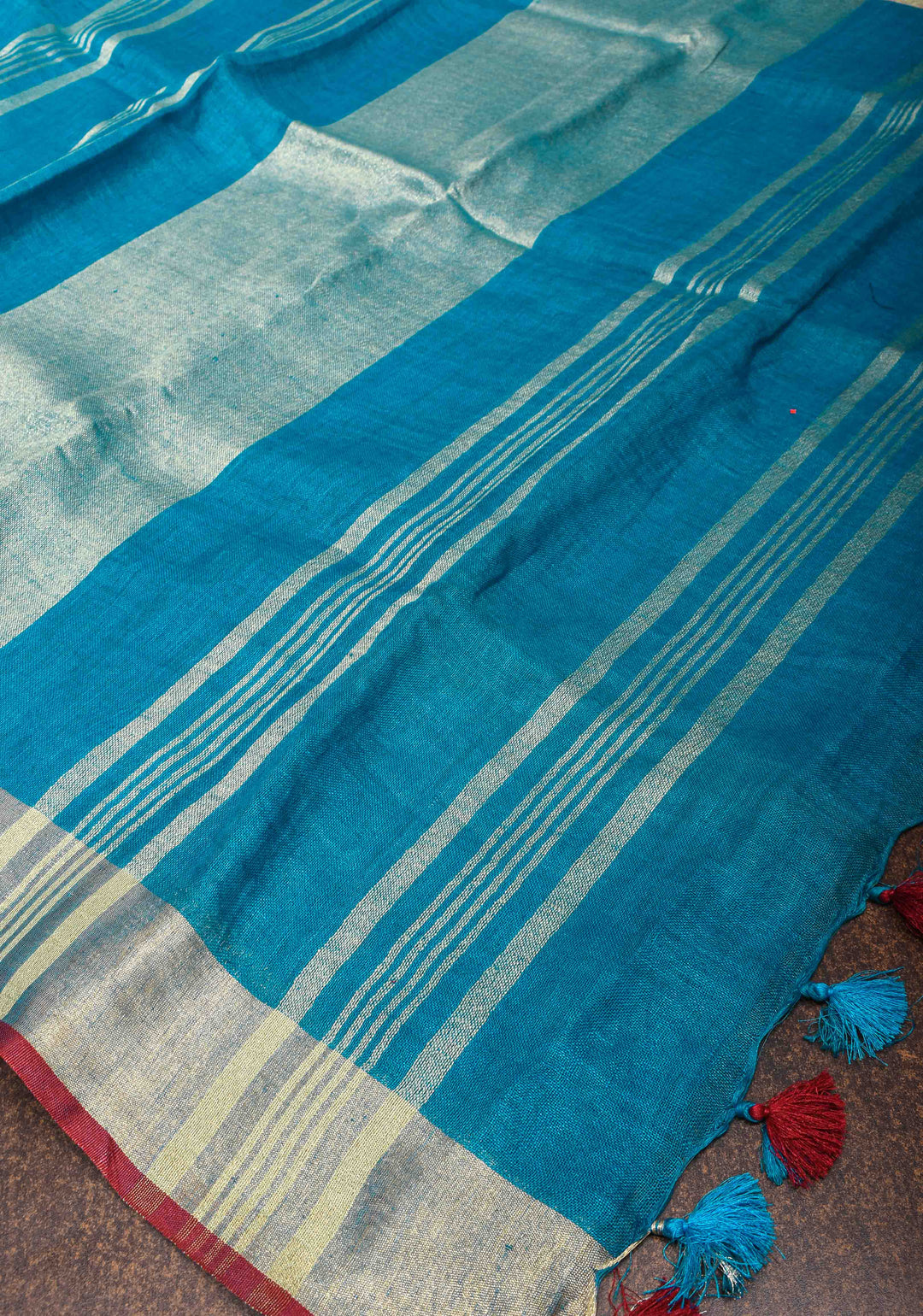 Bluish Cyan Linen by Linen Saree with Zari Border and Contrast Blouse Piece
