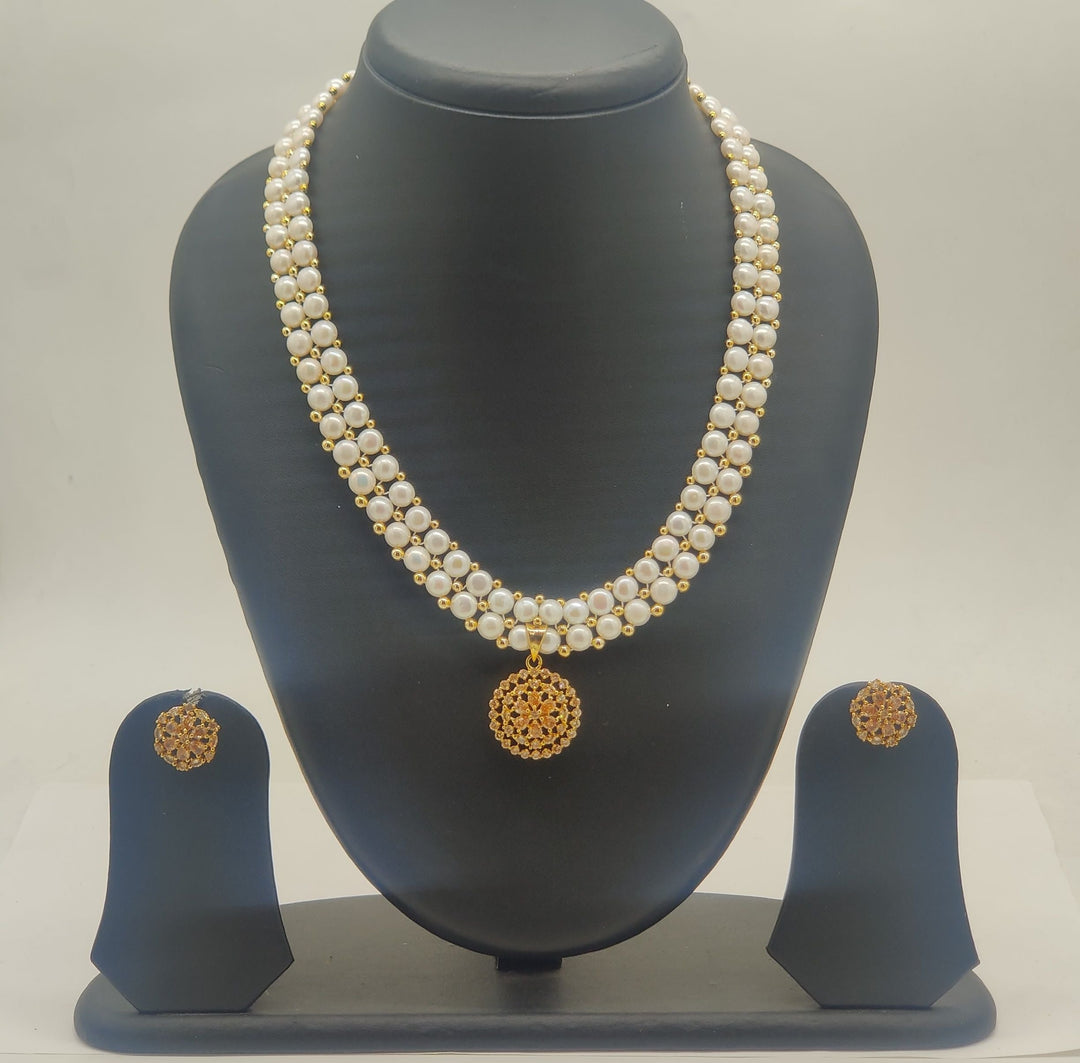 Double-strand pearl necklace Royal Gold Medallion Set | SHOBITAM