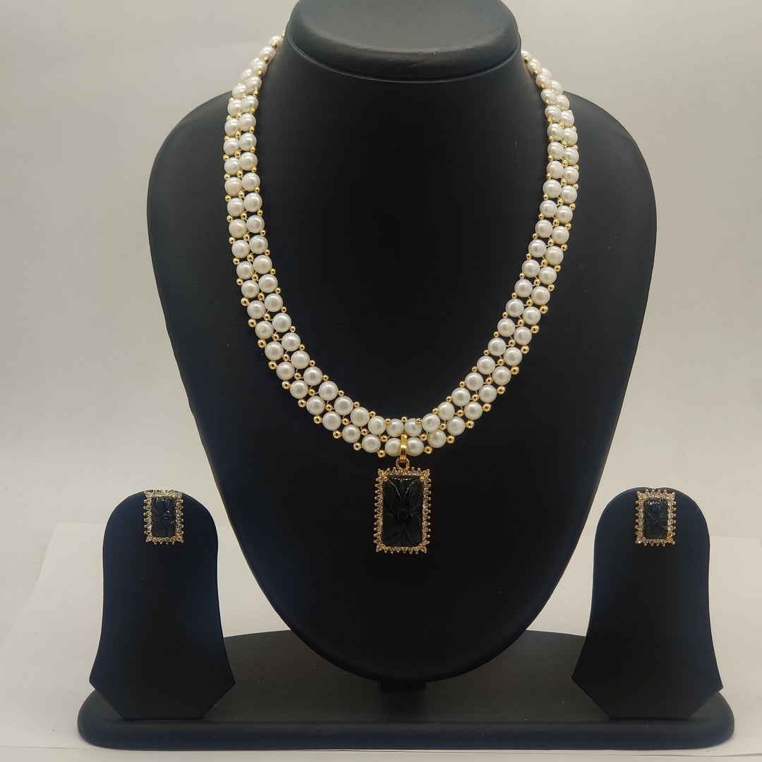 Noir Elegance Pearl Set | SHOBITAM