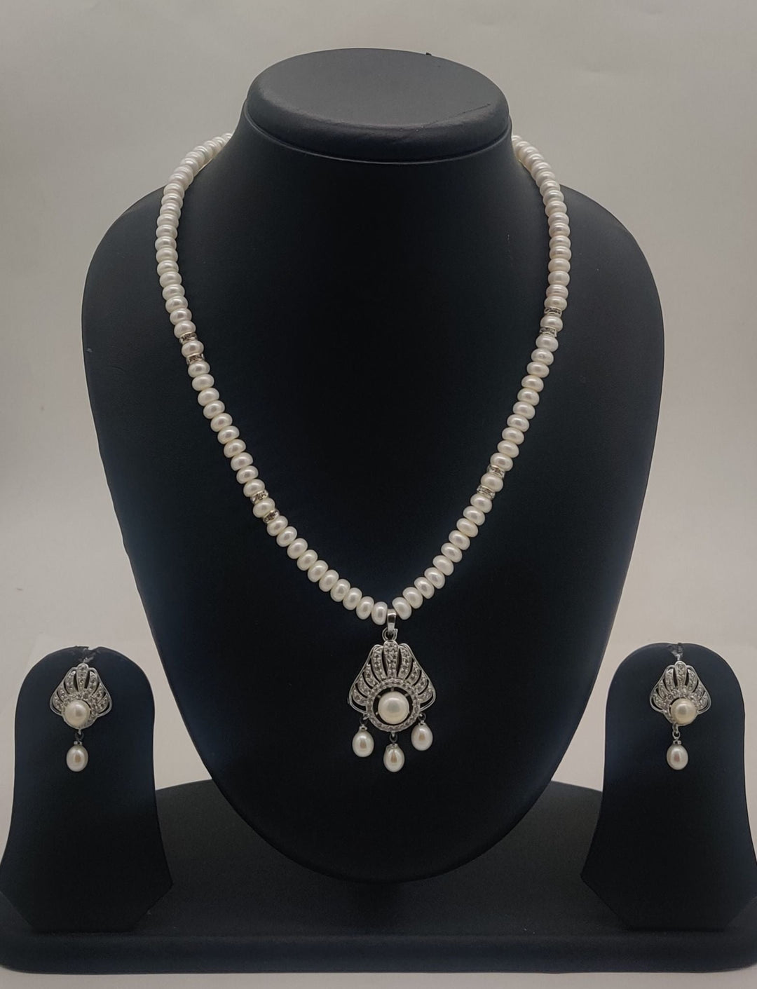 Regal Drop Pearl Pendant Set | SHOBITAM